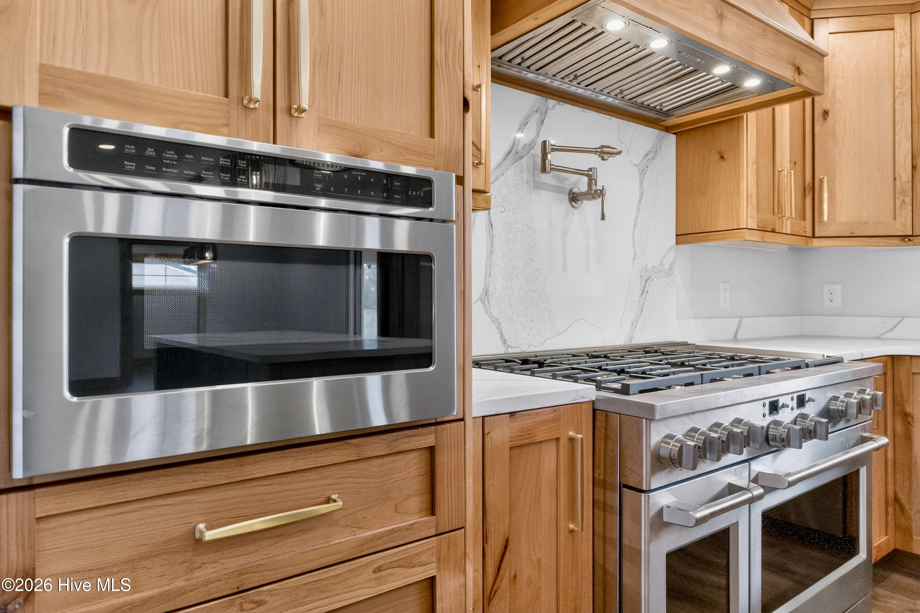 100552365 | Photo 15