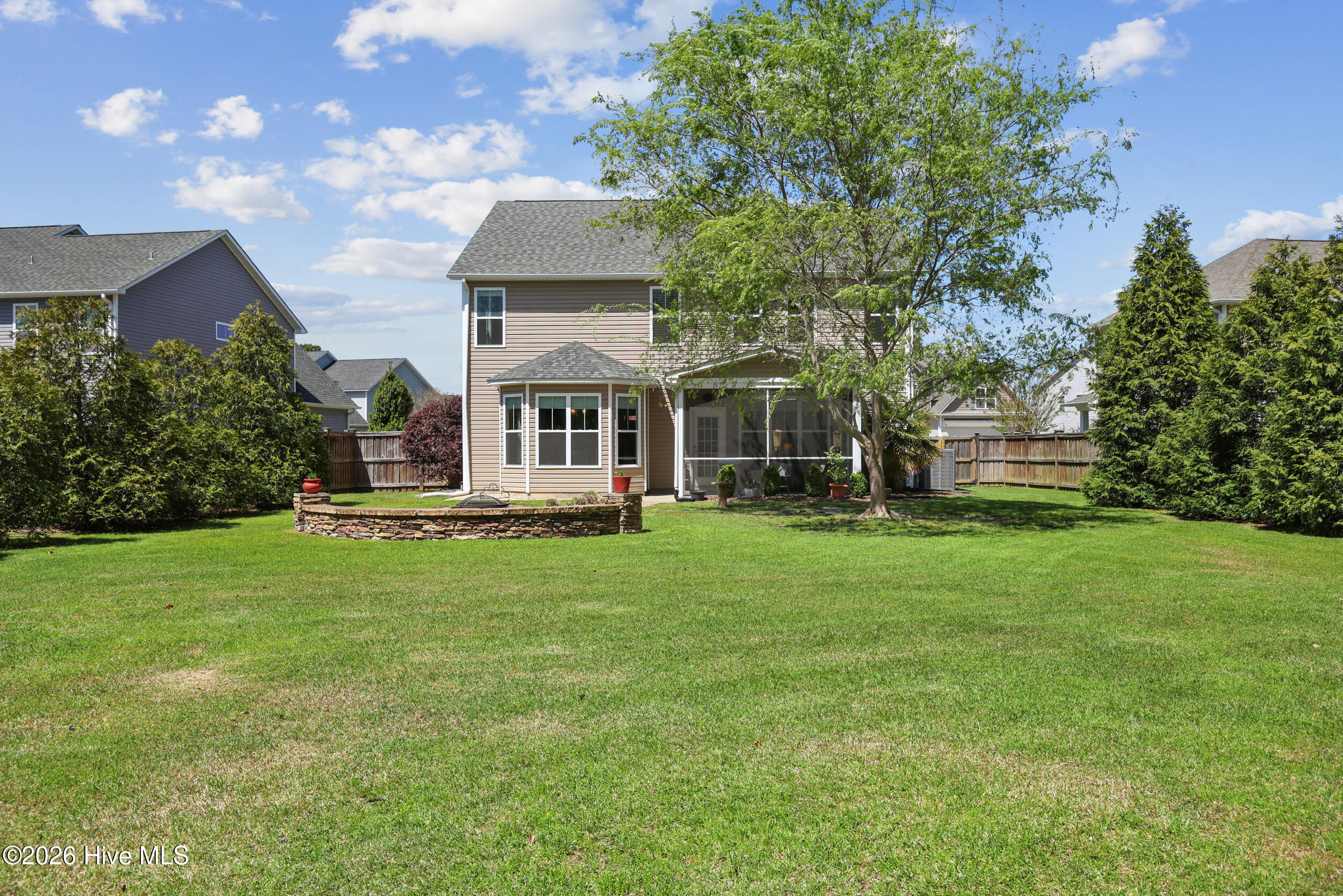 100565856 | Photo 40