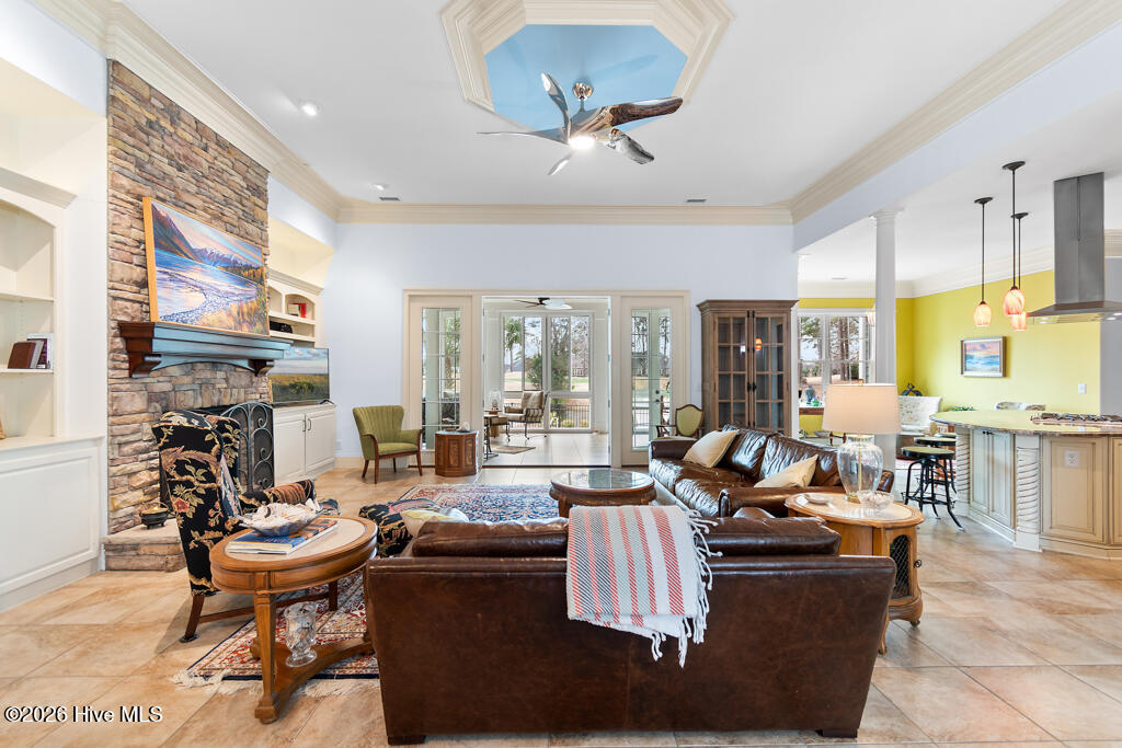 100558482 | Photo 25