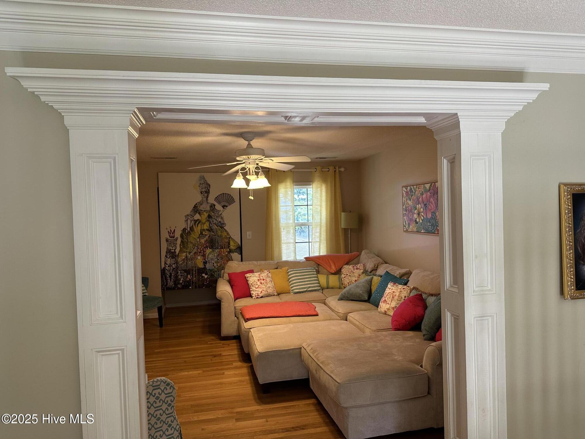 100514130 | Photo 81