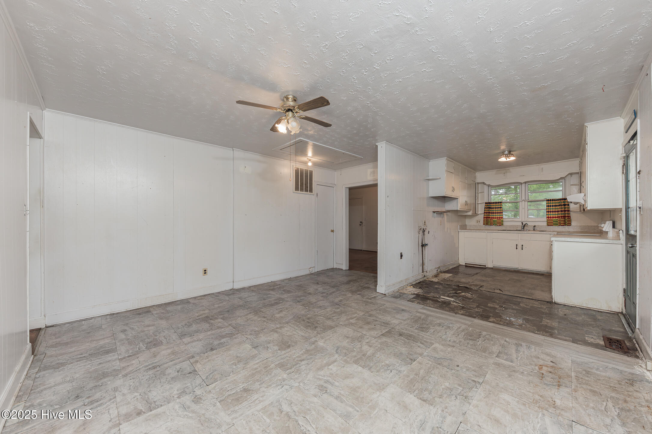 100523491 | Photo 12