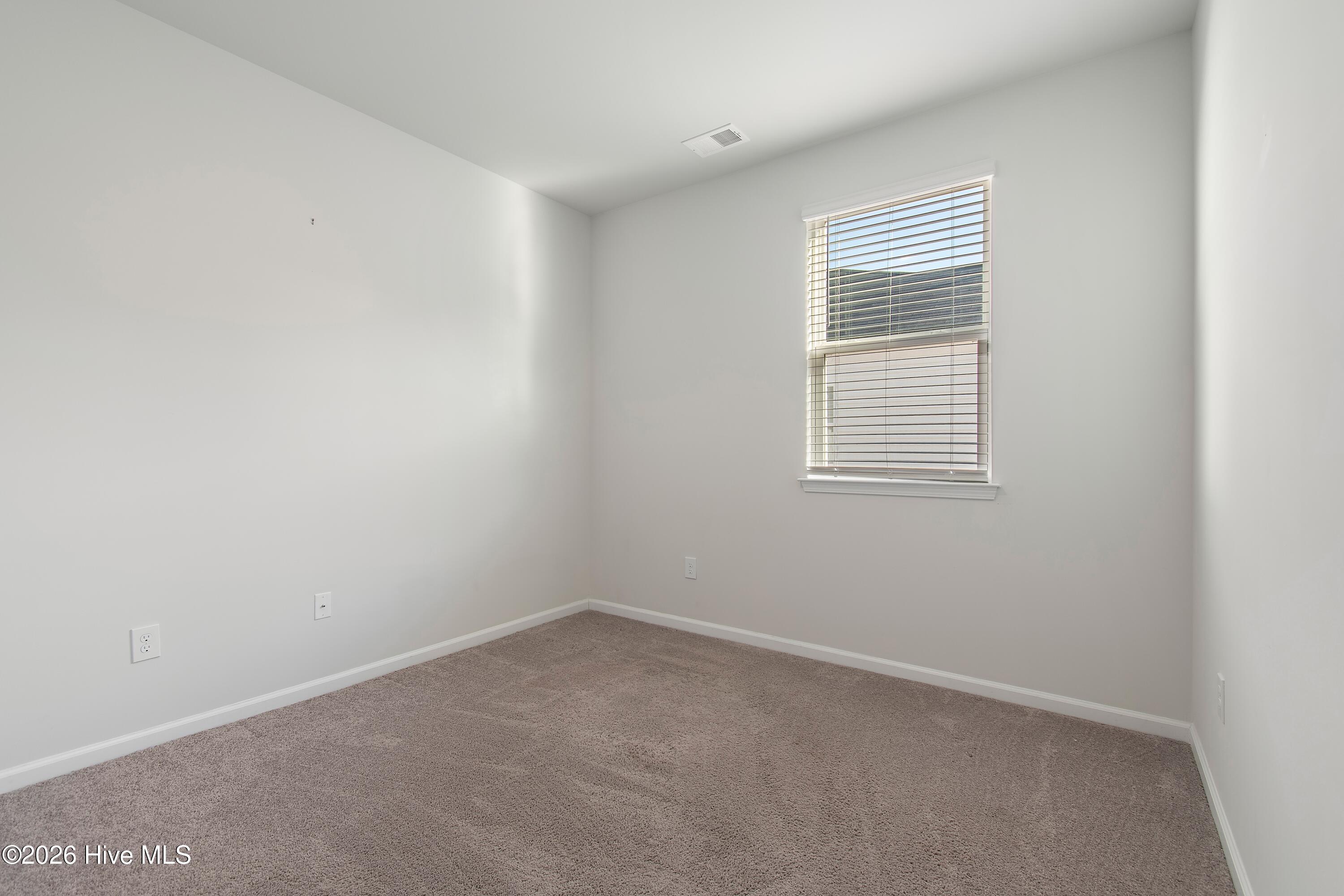 100547710 | Photo 20