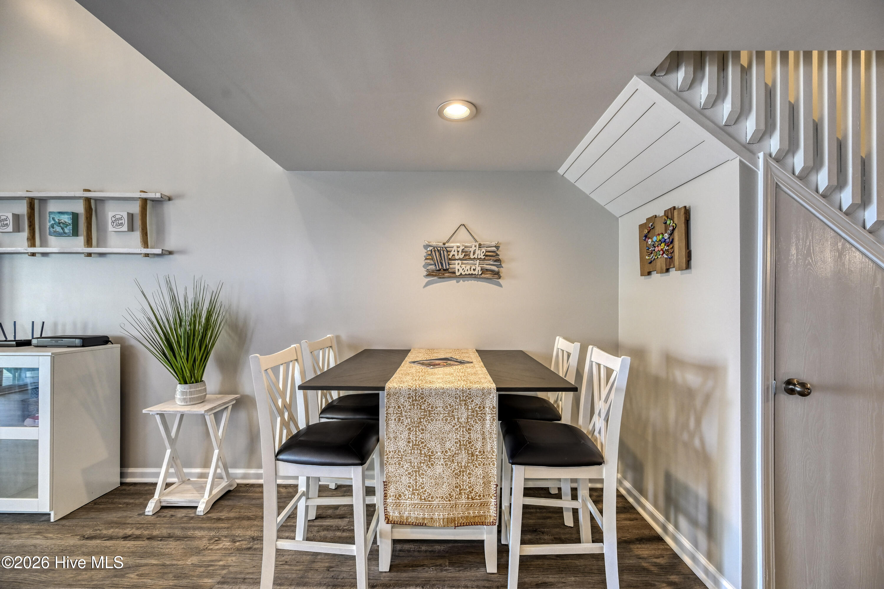 100564372 | Photo 18