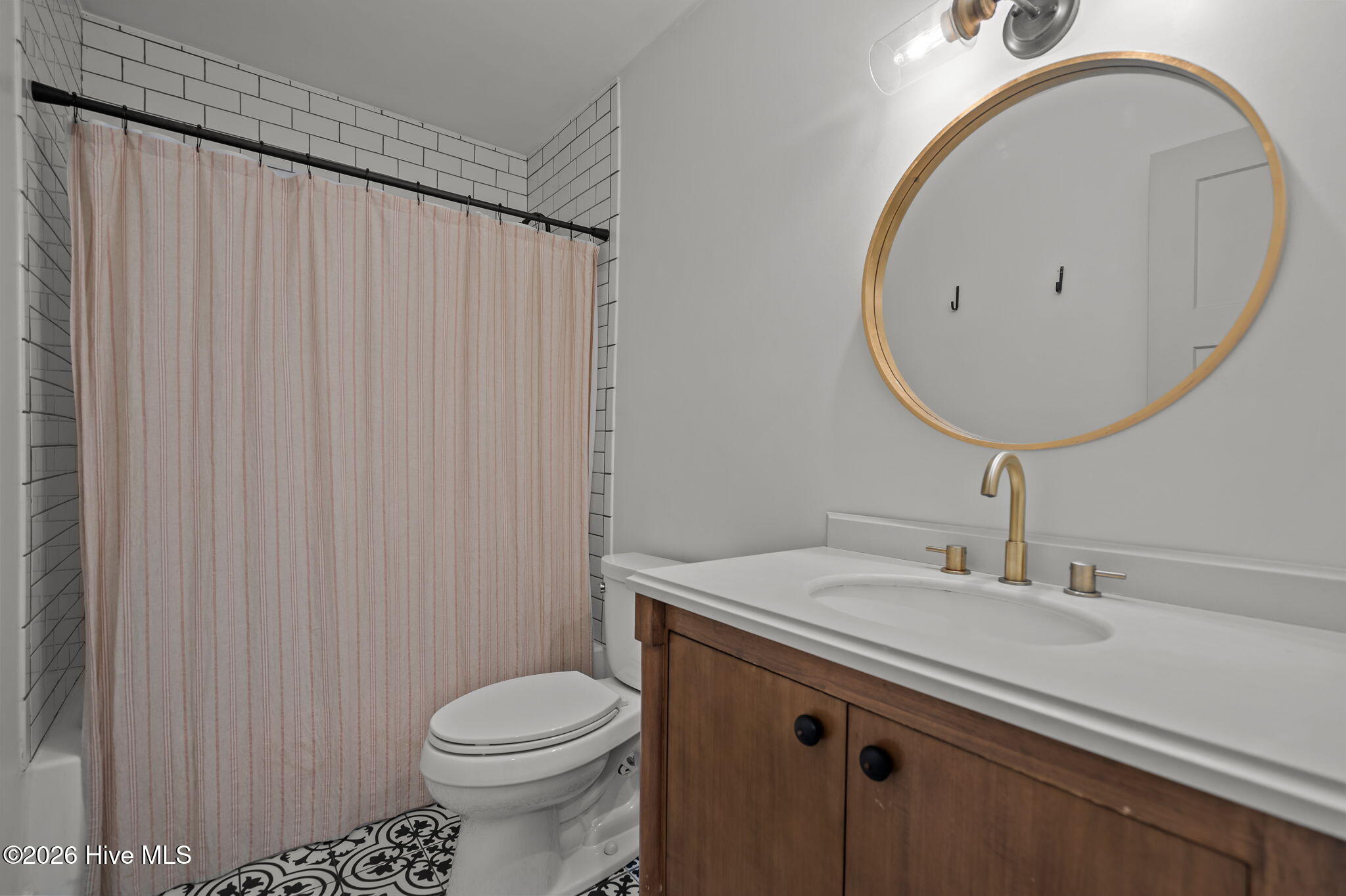 100552729 | Photo 27