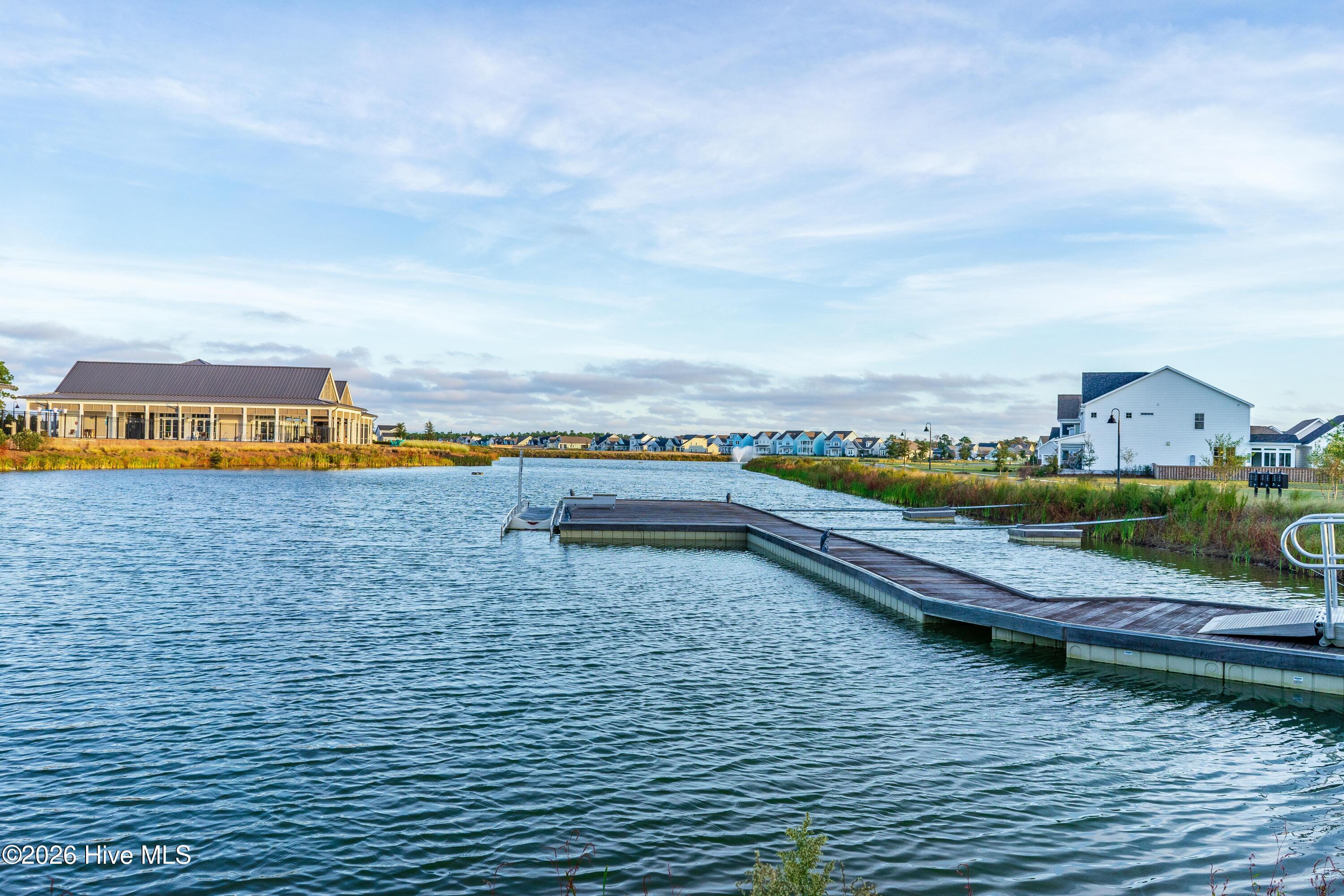 100558751 | Photo 51