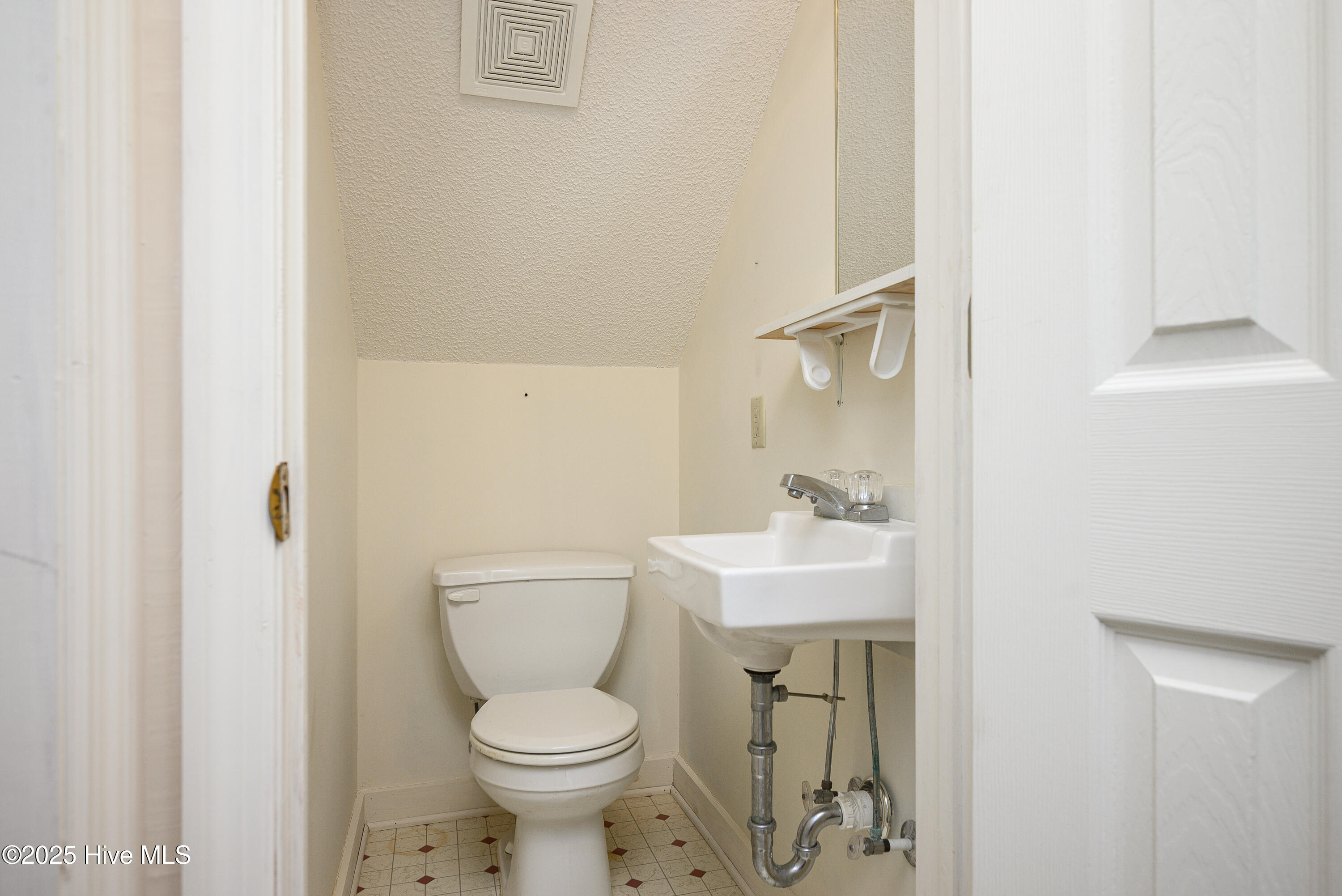 upstairs half bath