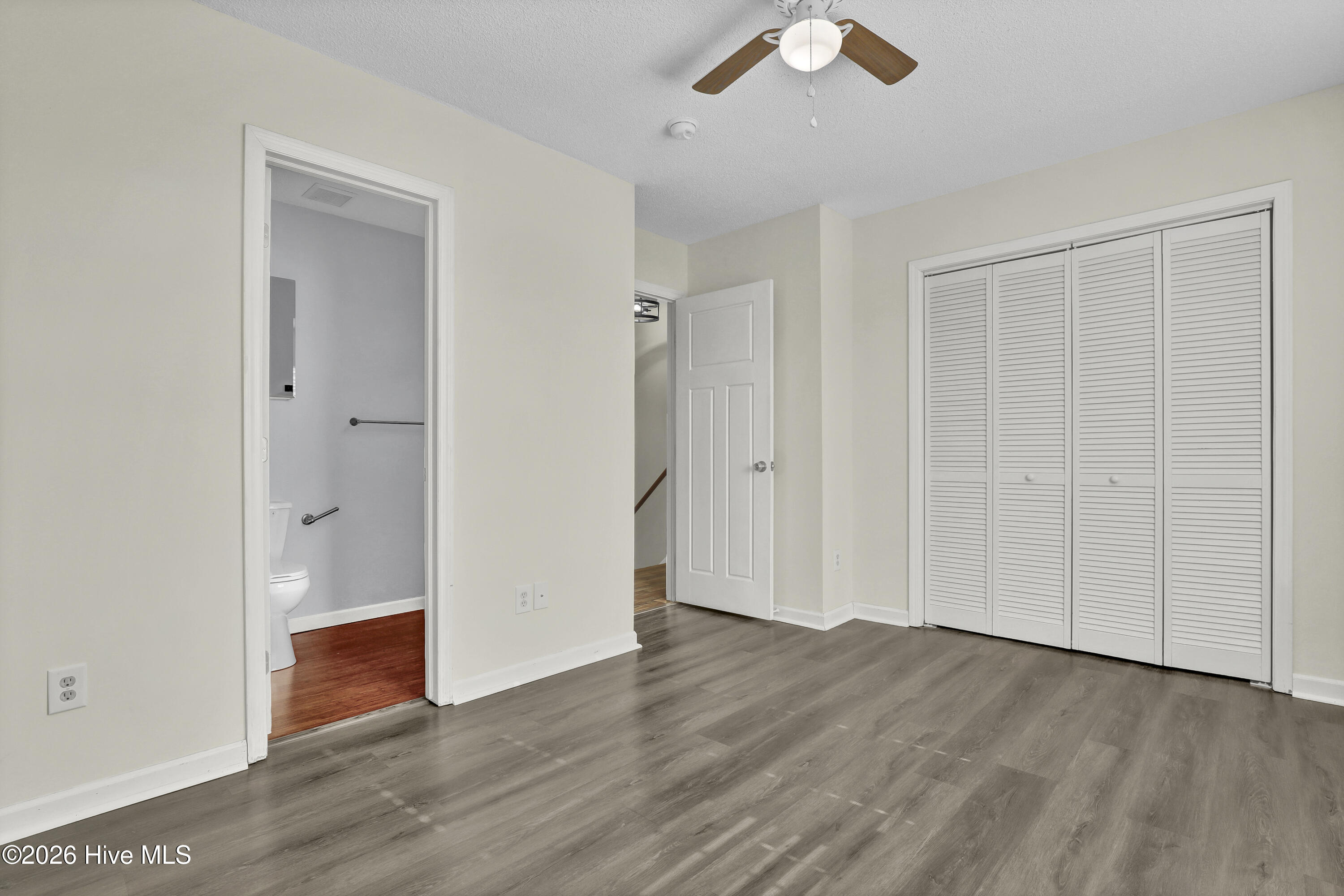 100546839 | Photo 13