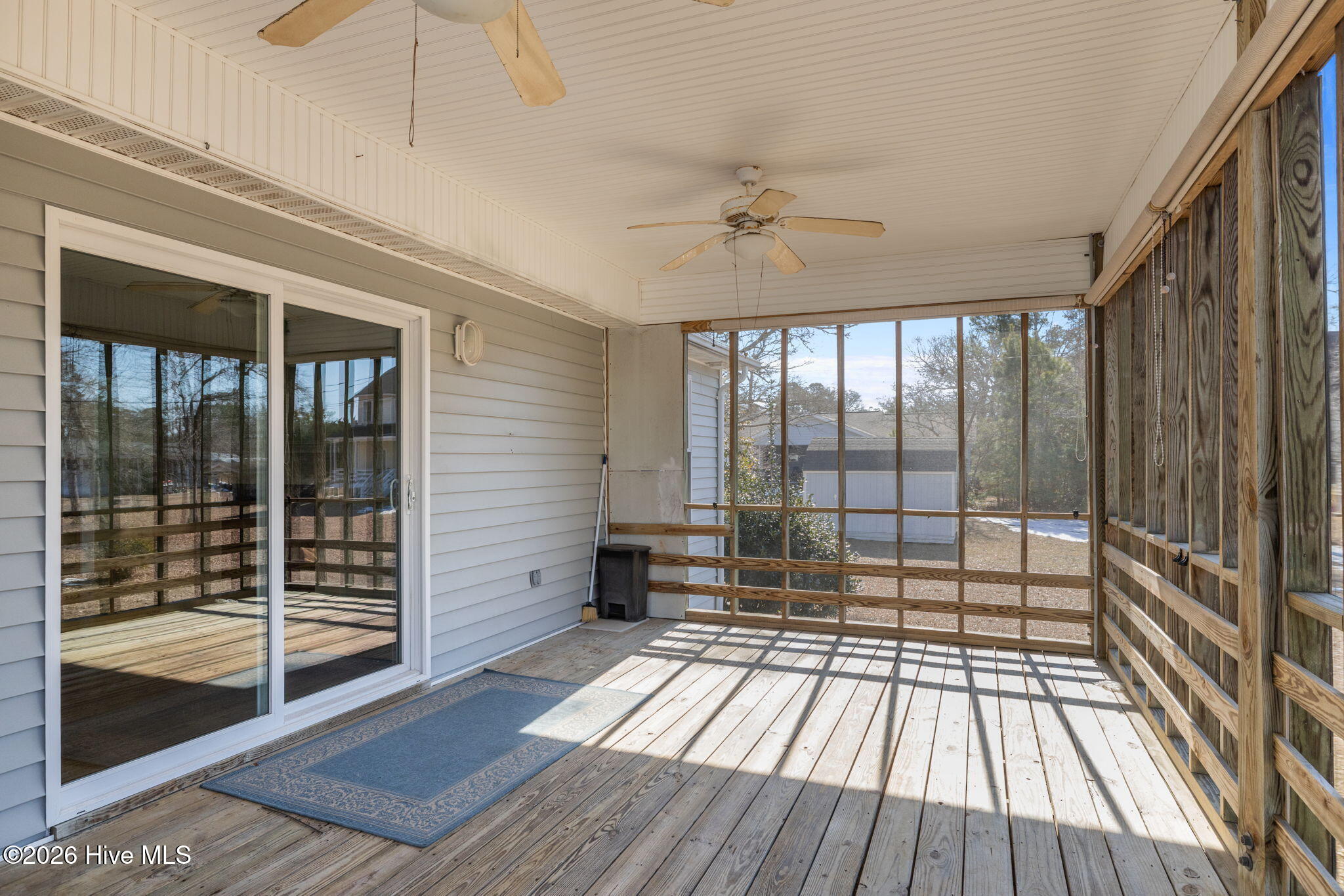 100554027 | Photo 35