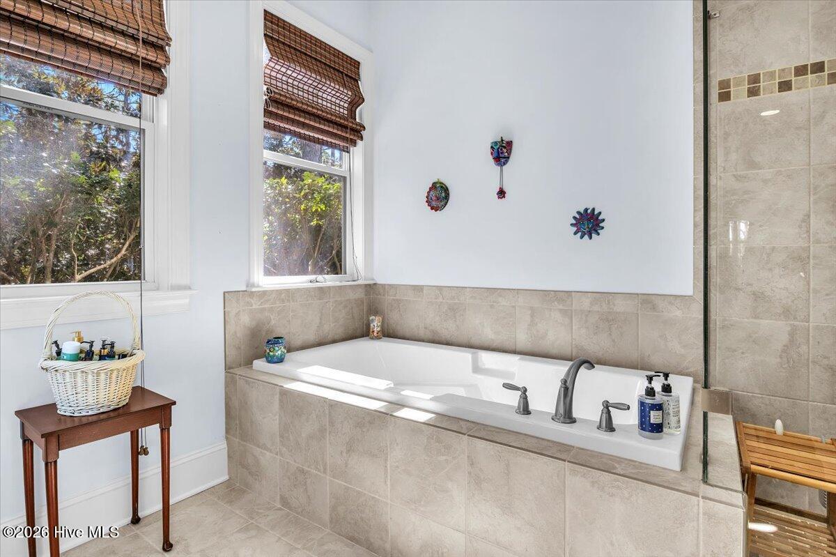 100556407 | Photo 46