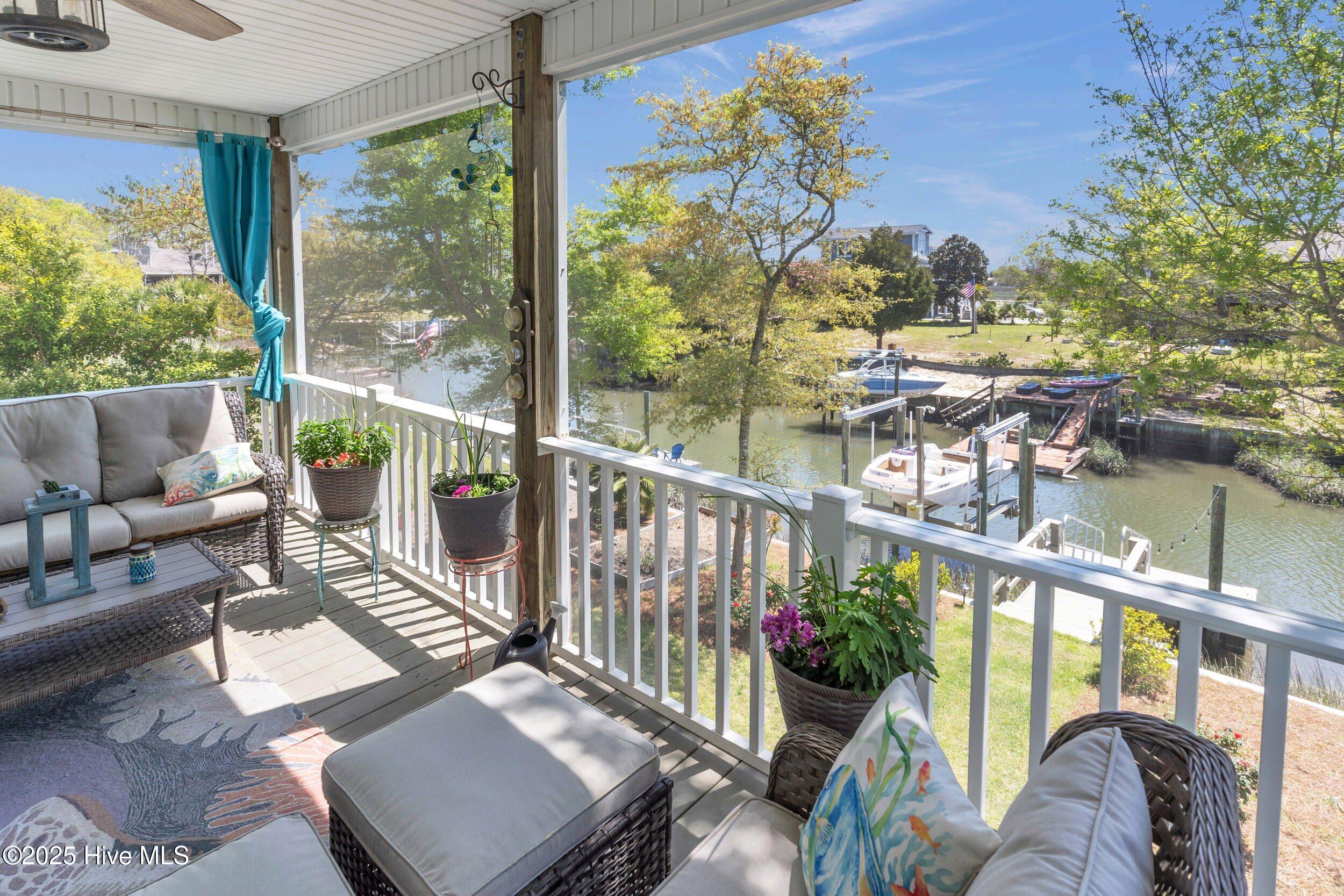 107 SW 25th Street, Oak Island, NC, 28465