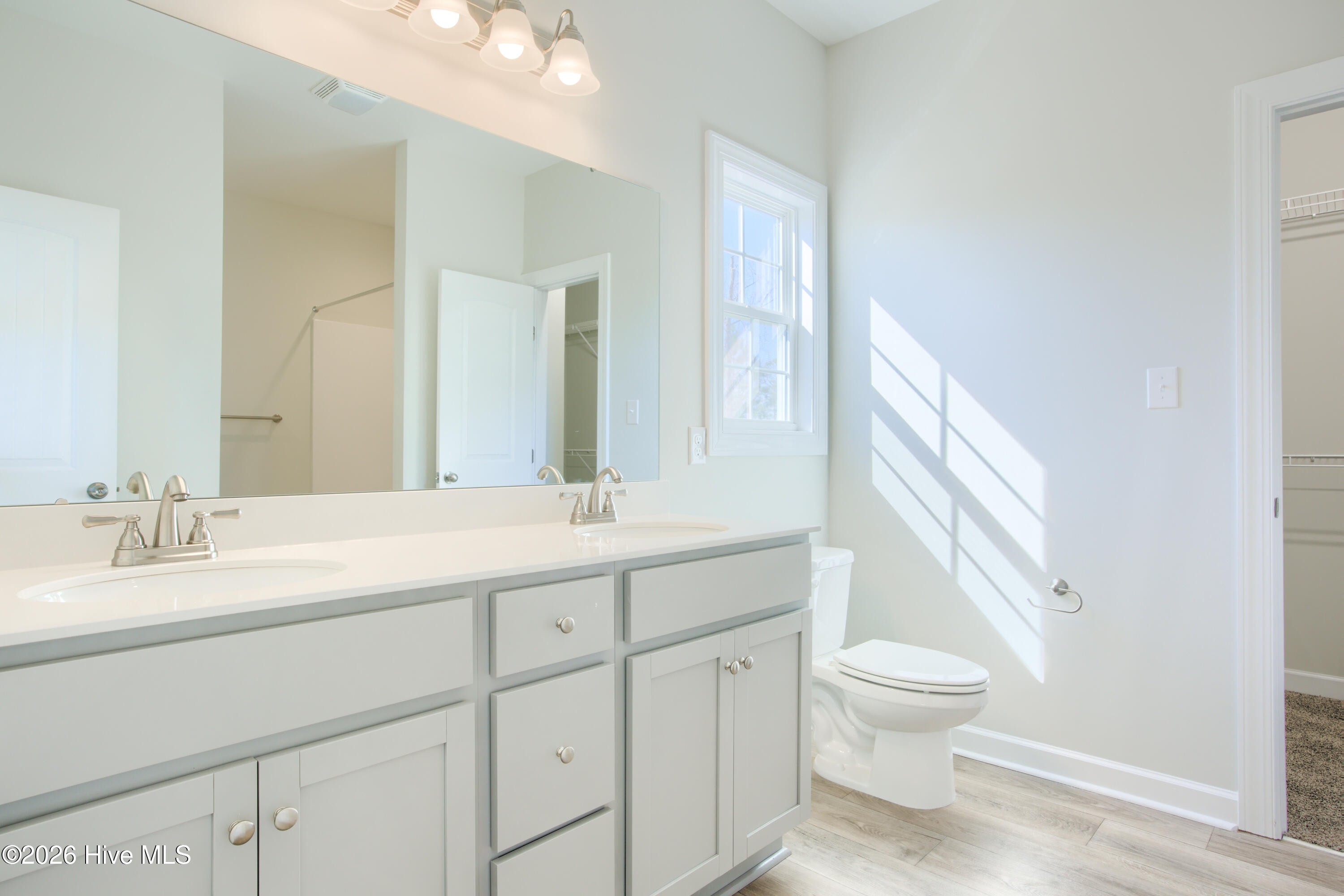 100526939 | Photo 18