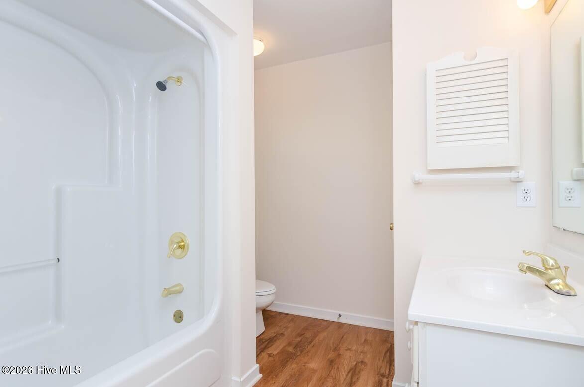 100552011 | Photo 16