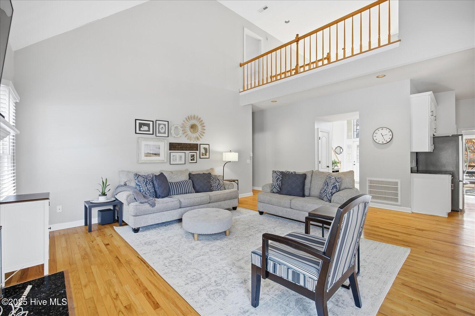 100542607 | Photo 15