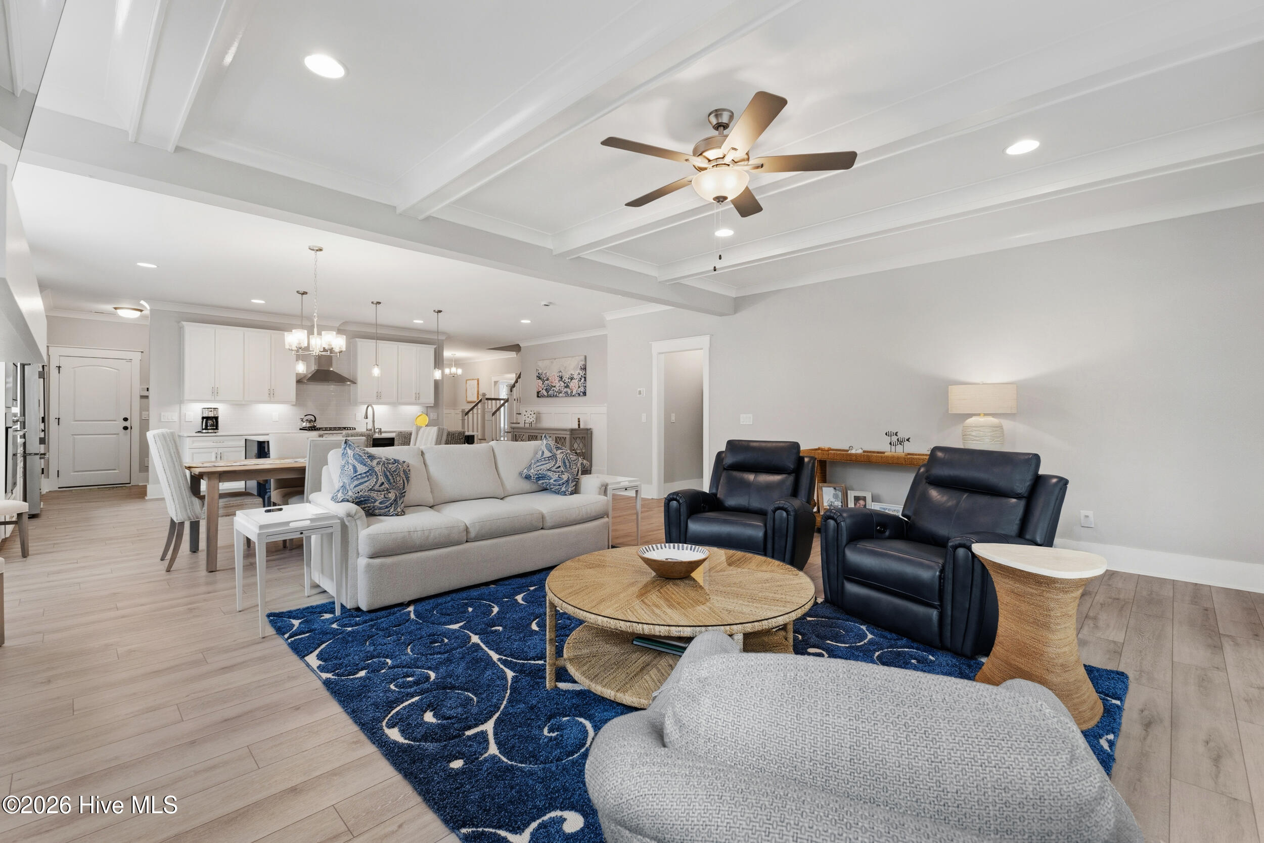 100560170 | Photo 18