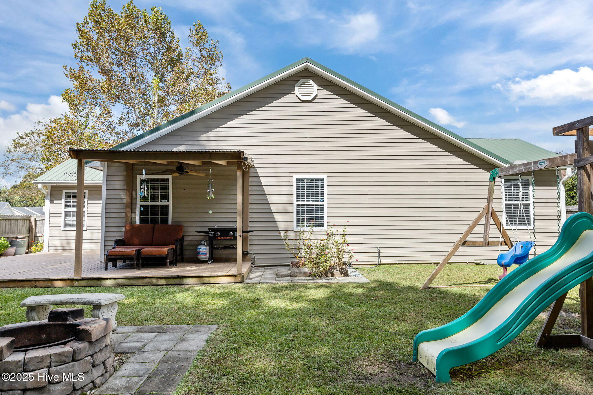 100545928 | Photo 32