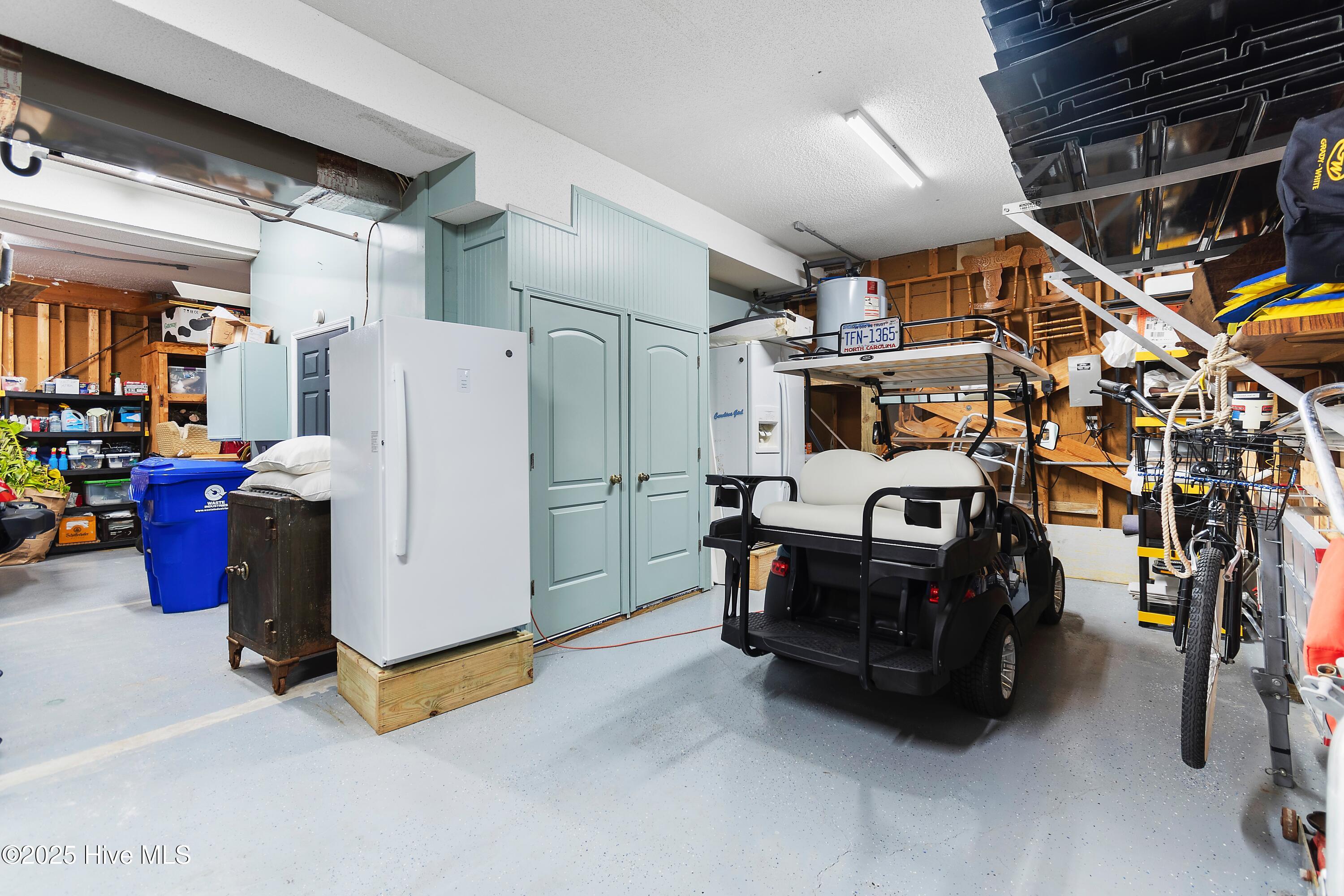 100527373 | Photo 64