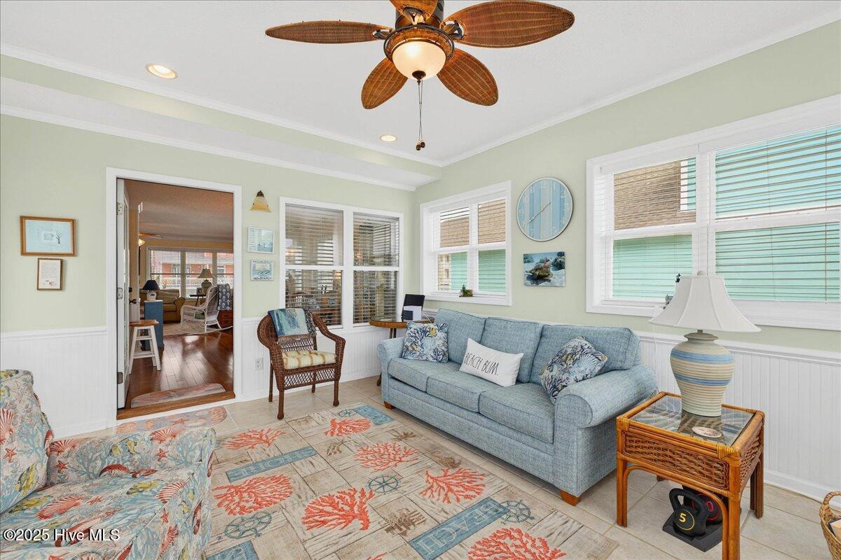 100531606 | Photo 15