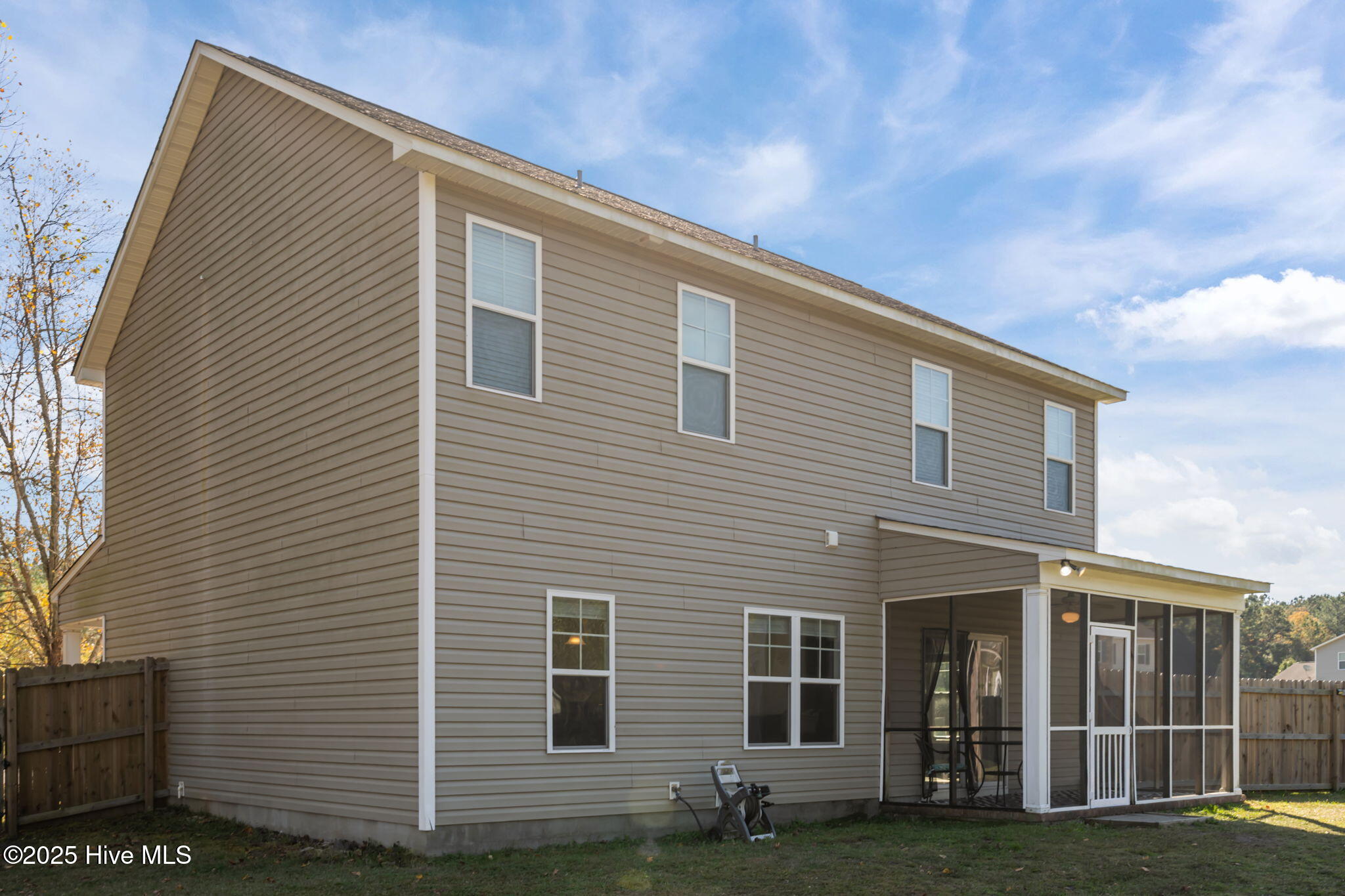 100540594 | Photo 32