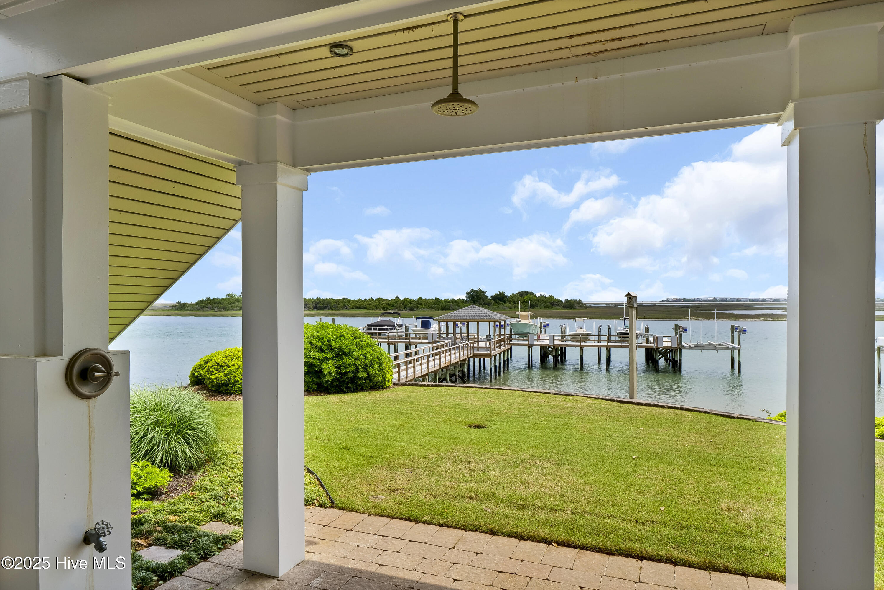 100504113 | Photo 60