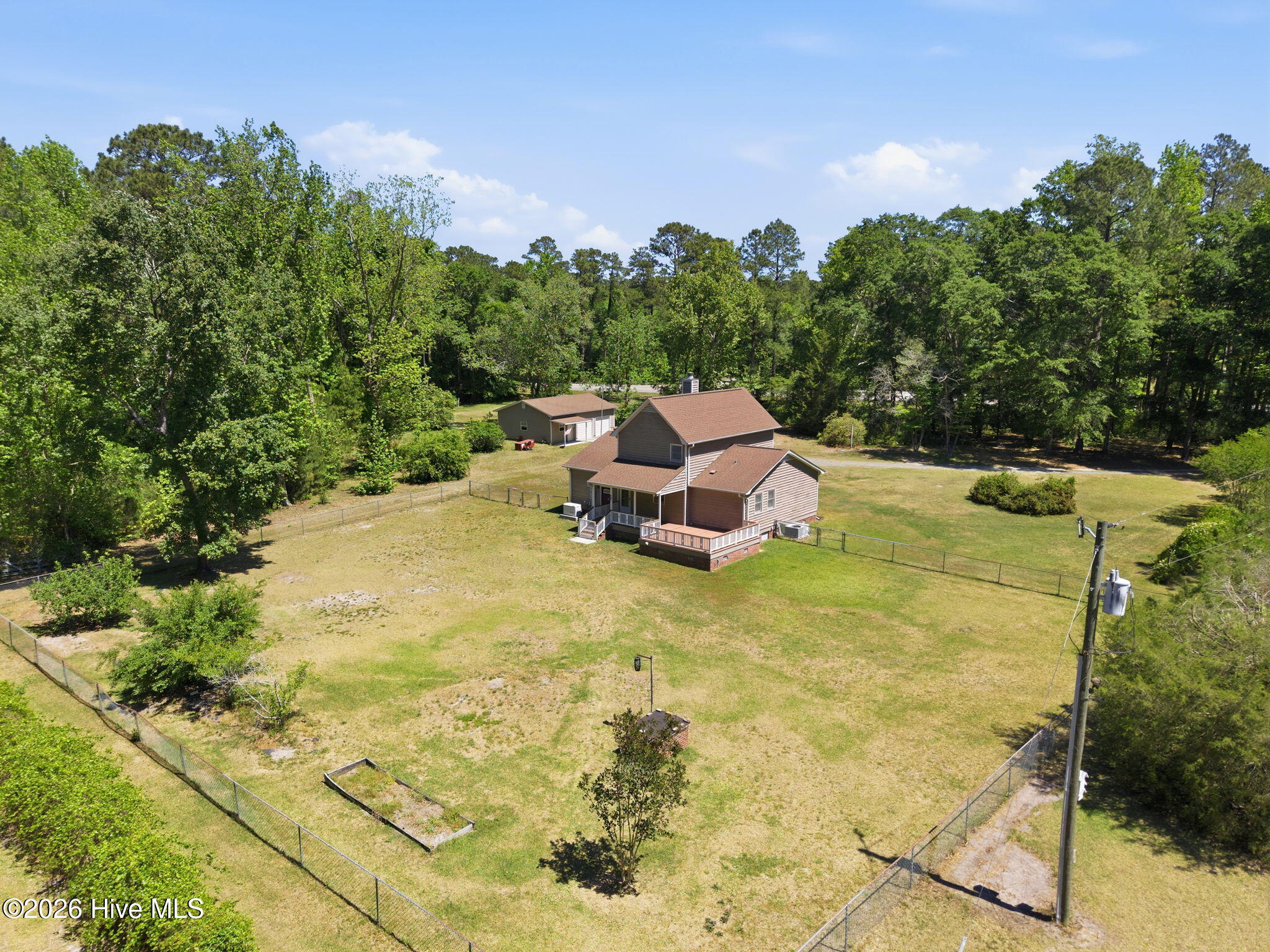 100569907 | Photo 51