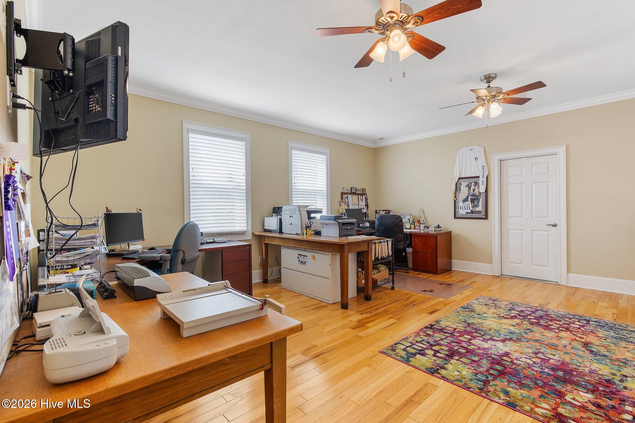 100553128 | Photo 53