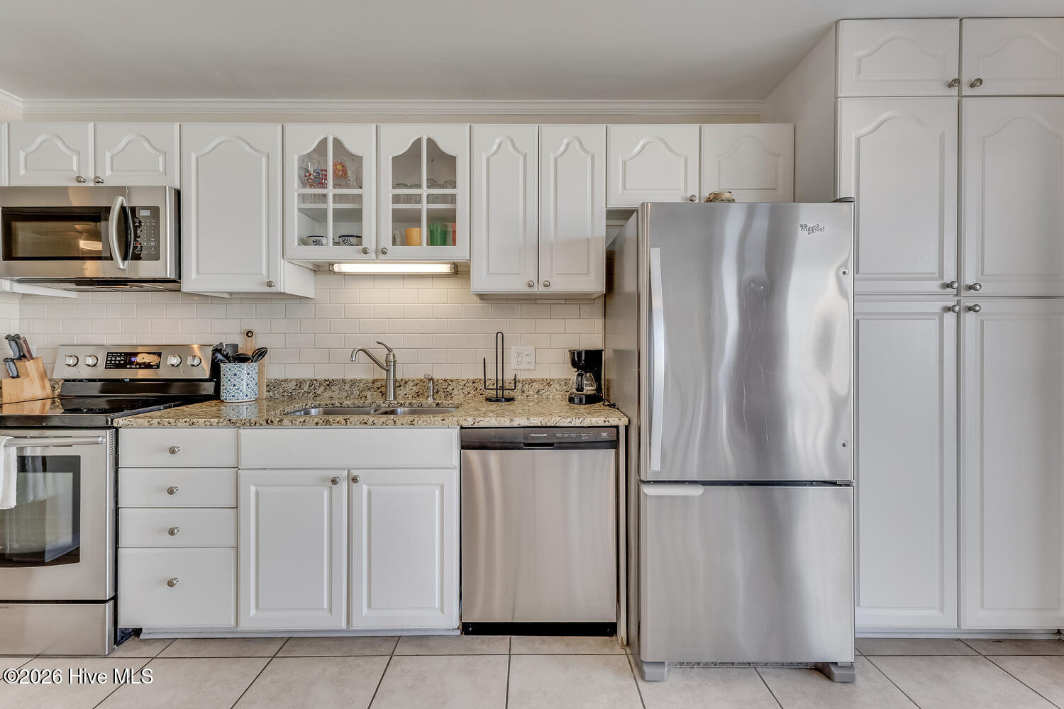 100561706 | Photo 16