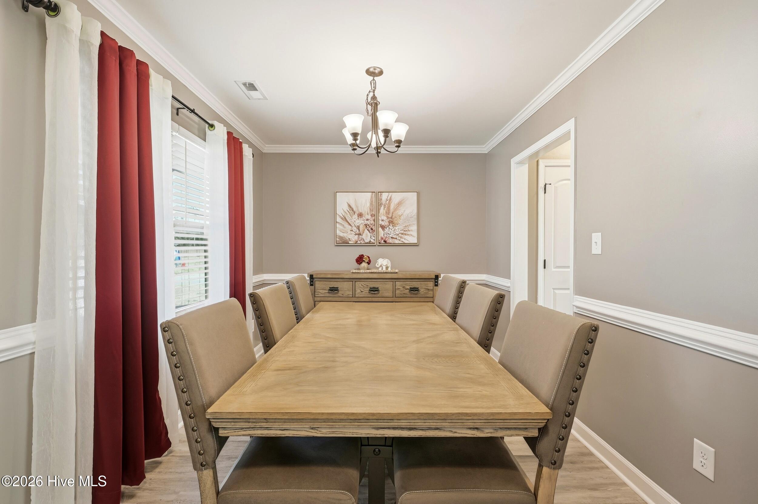 100555090 | Photo 14