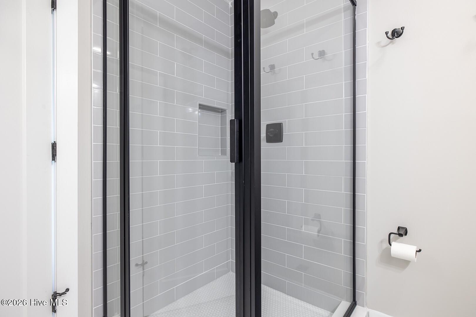 100562312 | Photo 14