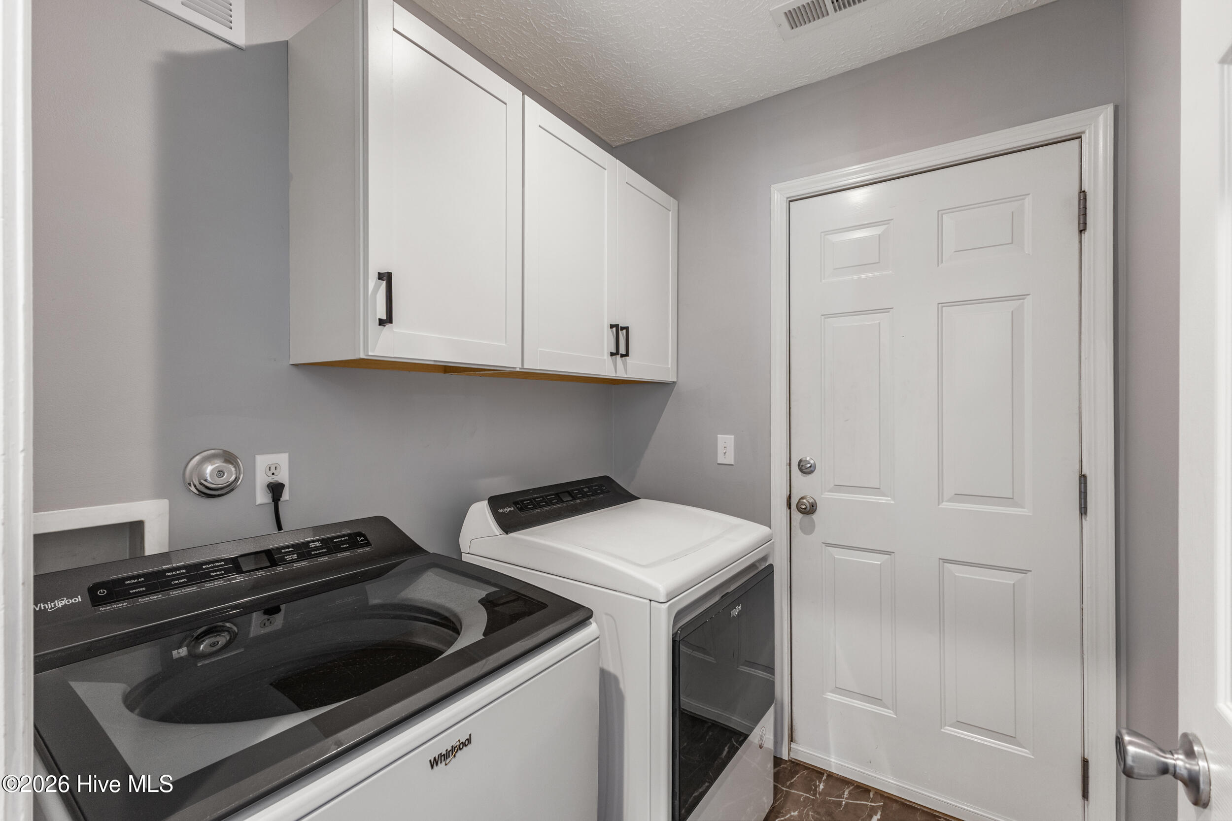 100564970 | Photo 25