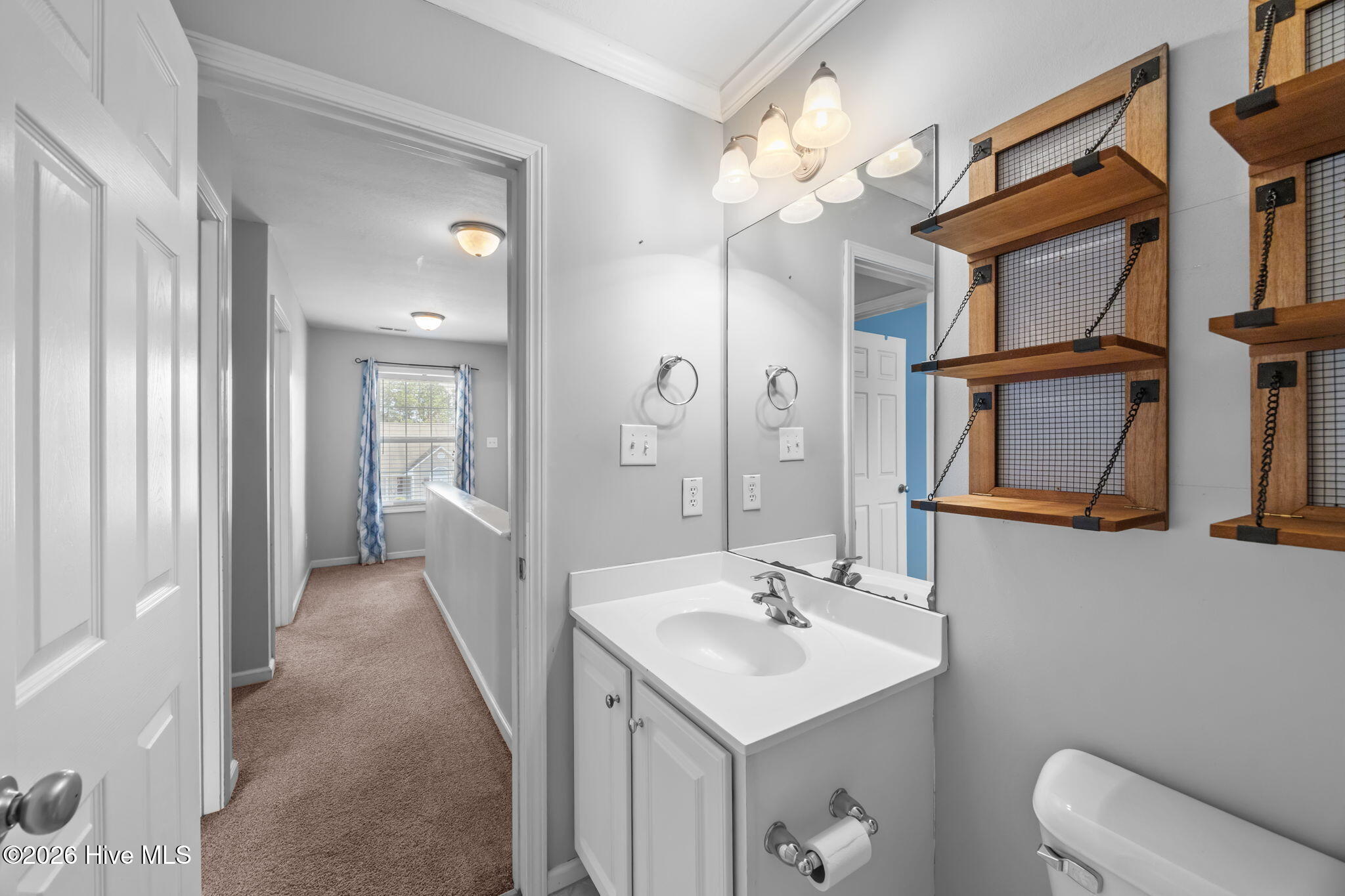 100558260 | Photo 32