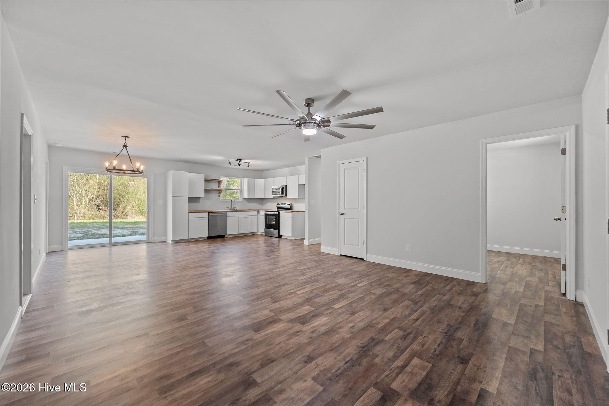 100505394 | Photo 18