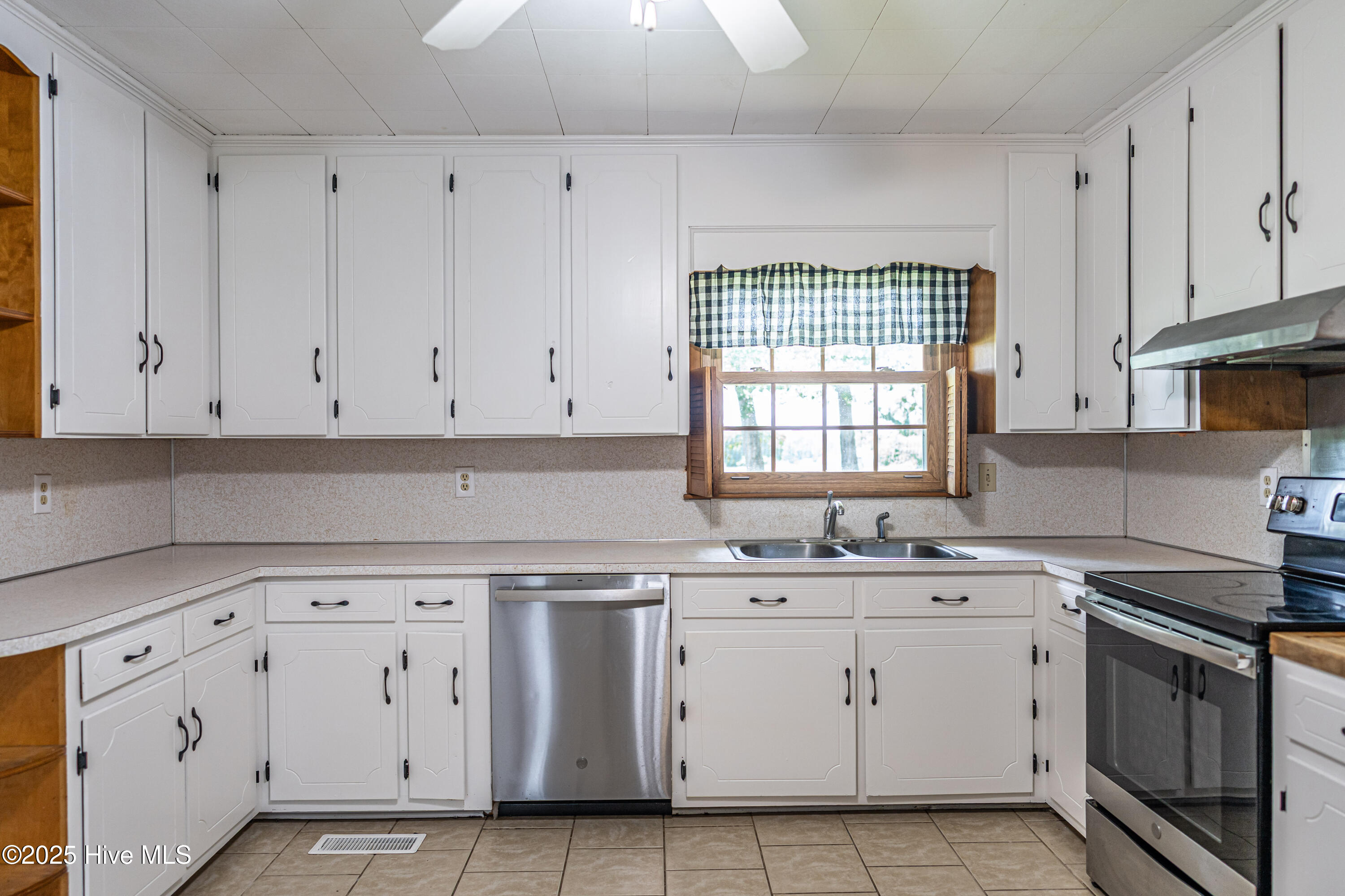 383 Lakey Siding Road