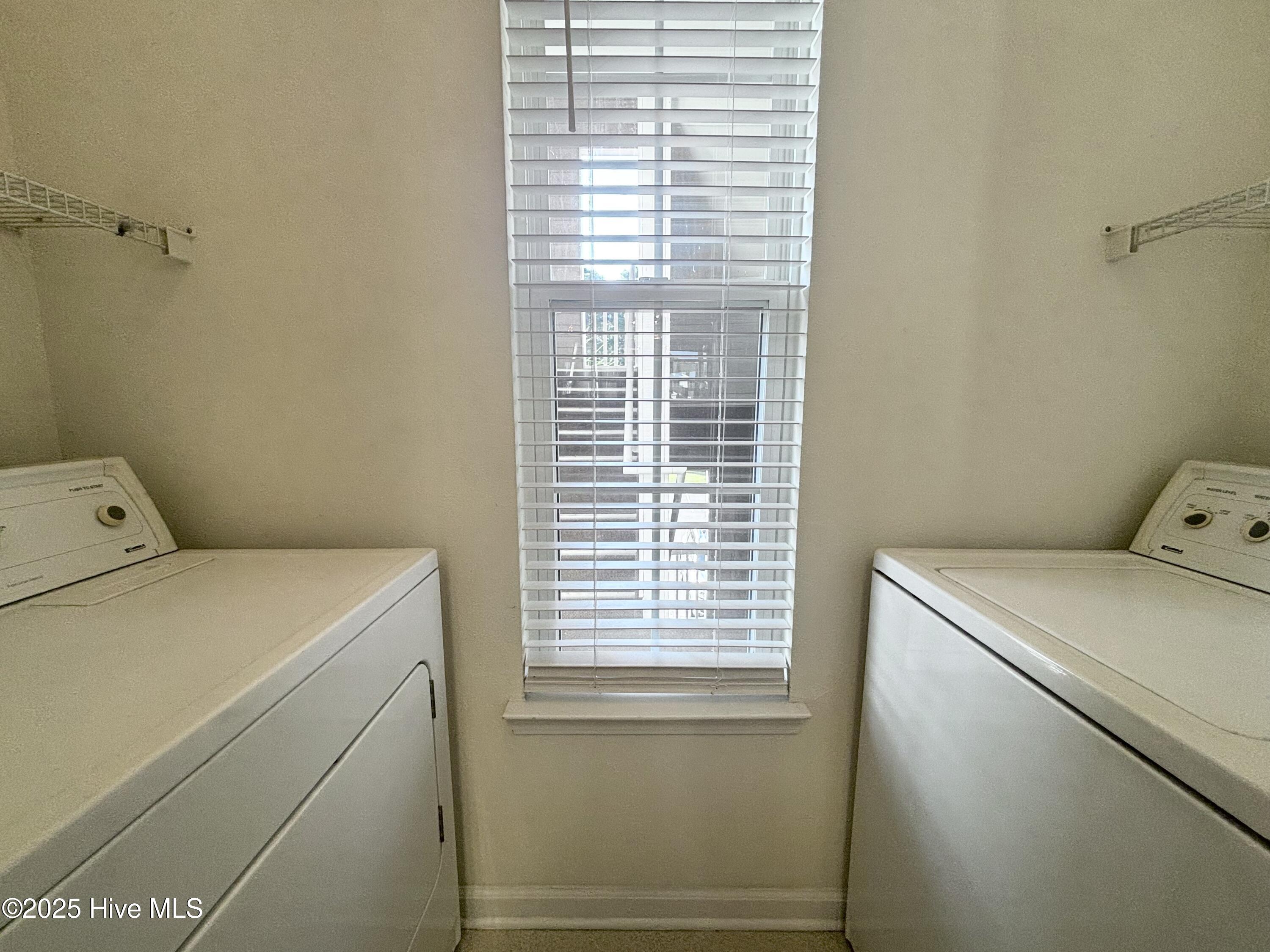 100520456 | Photo 16