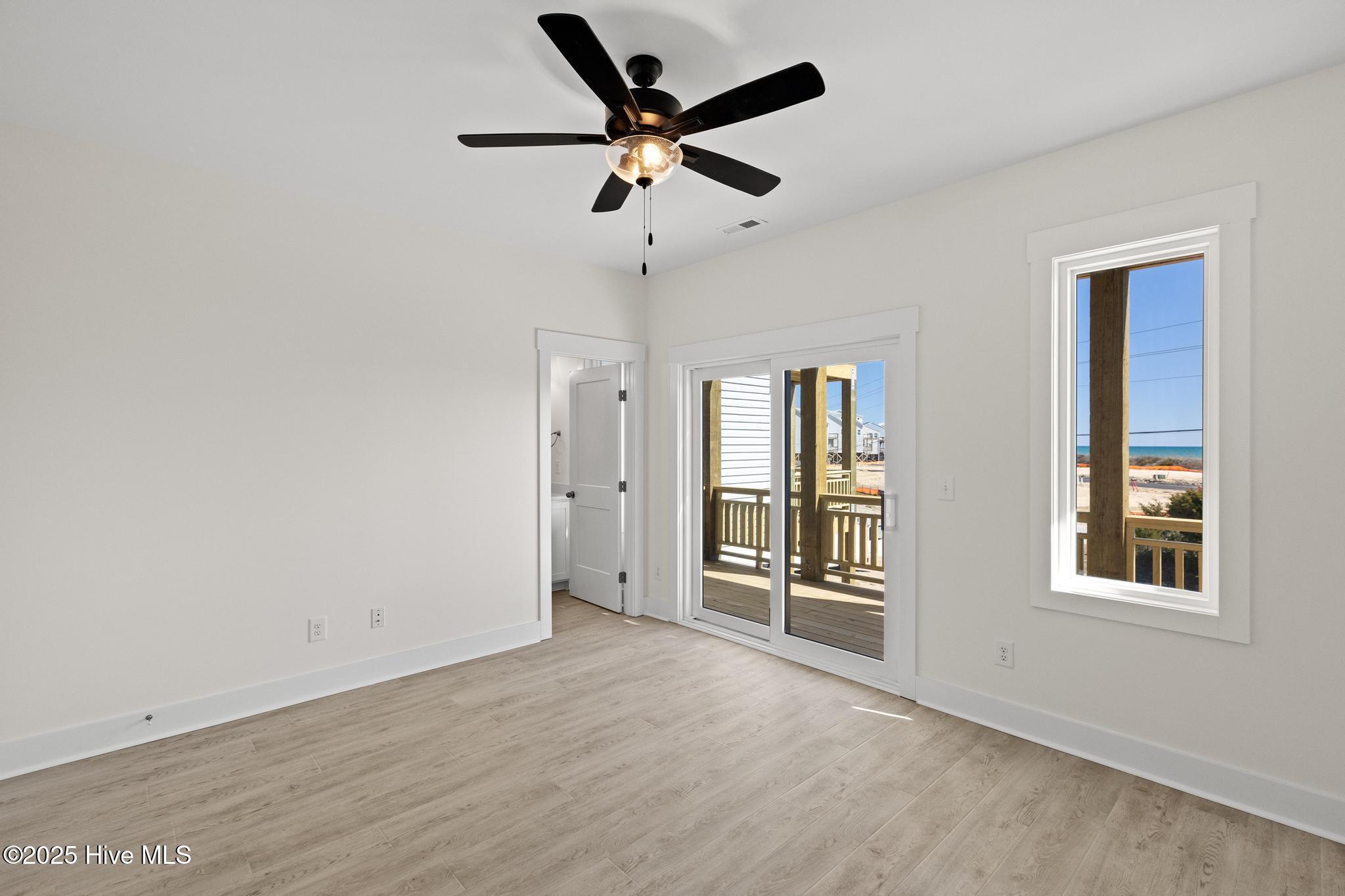 100545797 | Photo 22