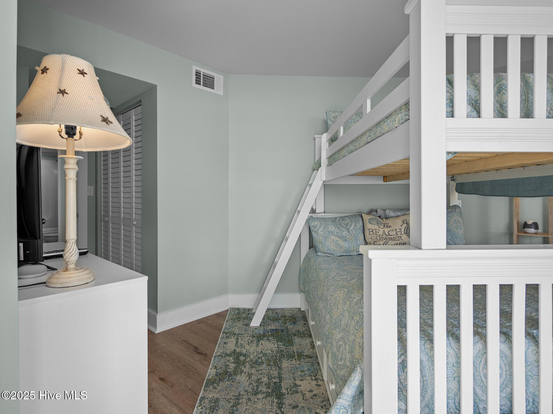 100518726 | Photo 22