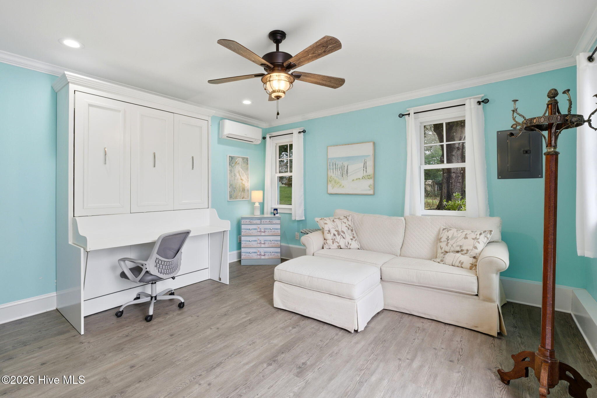 100553836 | Photo 51