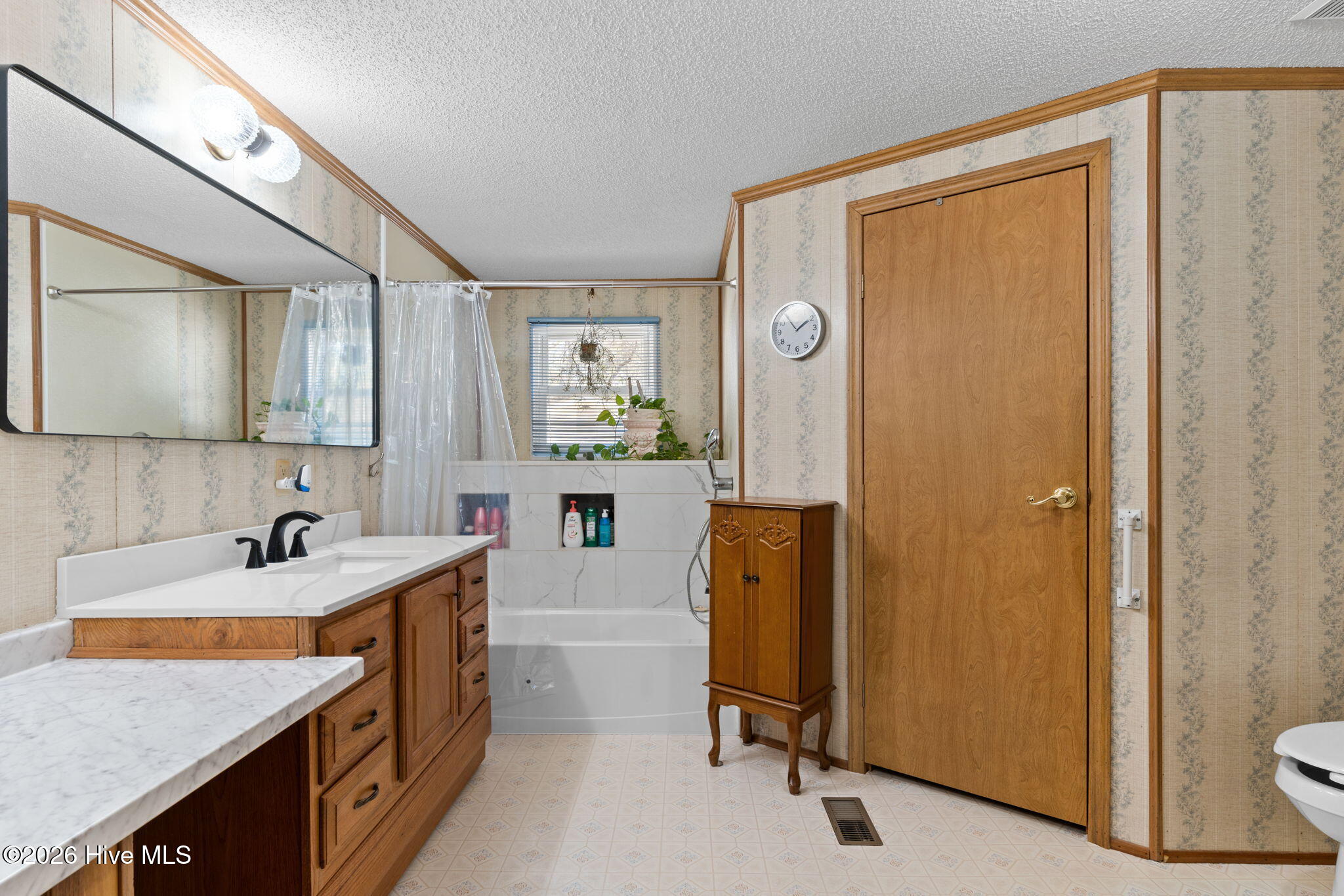 100549900 | Photo 22