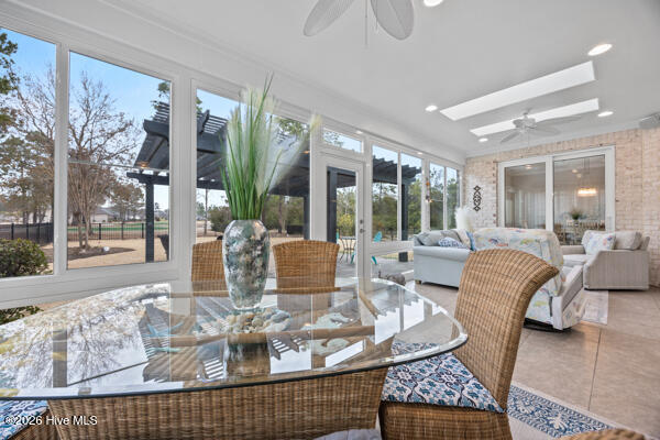 100557247 | Photo 12