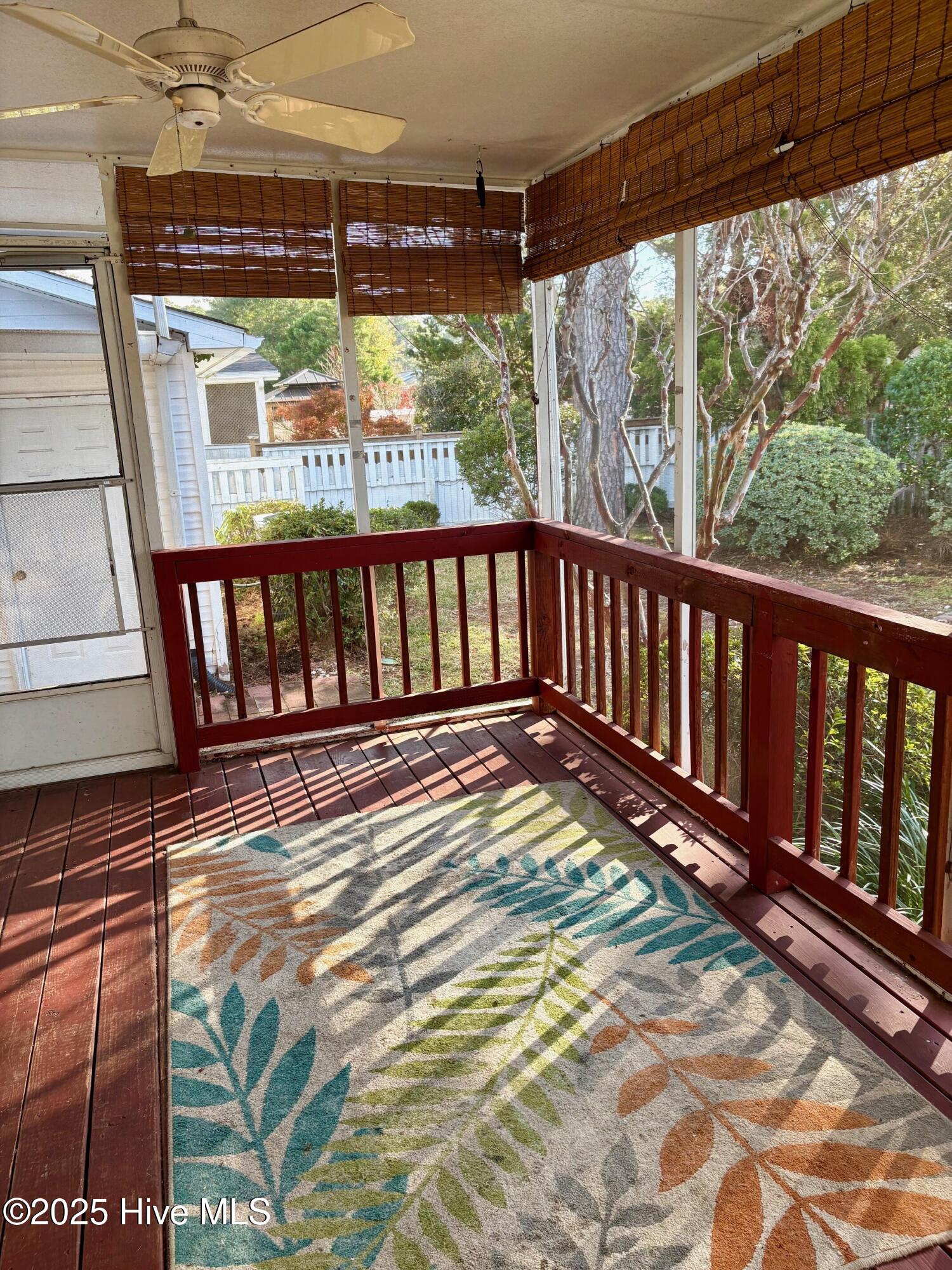 100544409 | Photo 15