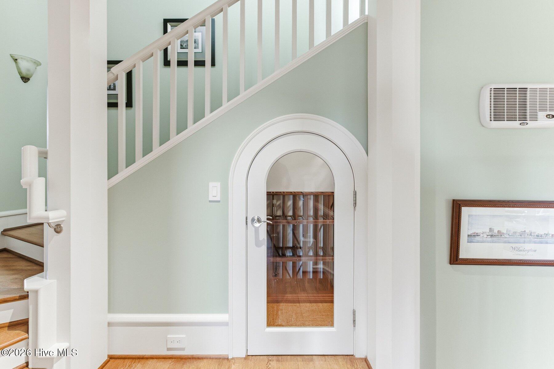 100549710 | Photo 36