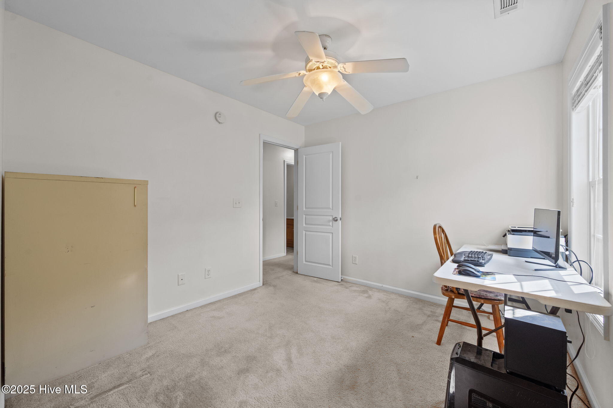 100526842 | Photo 25