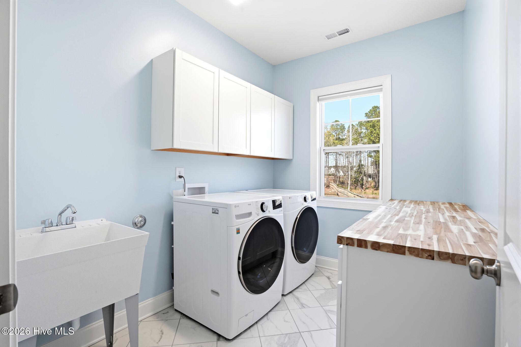 100562109 | Photo 61