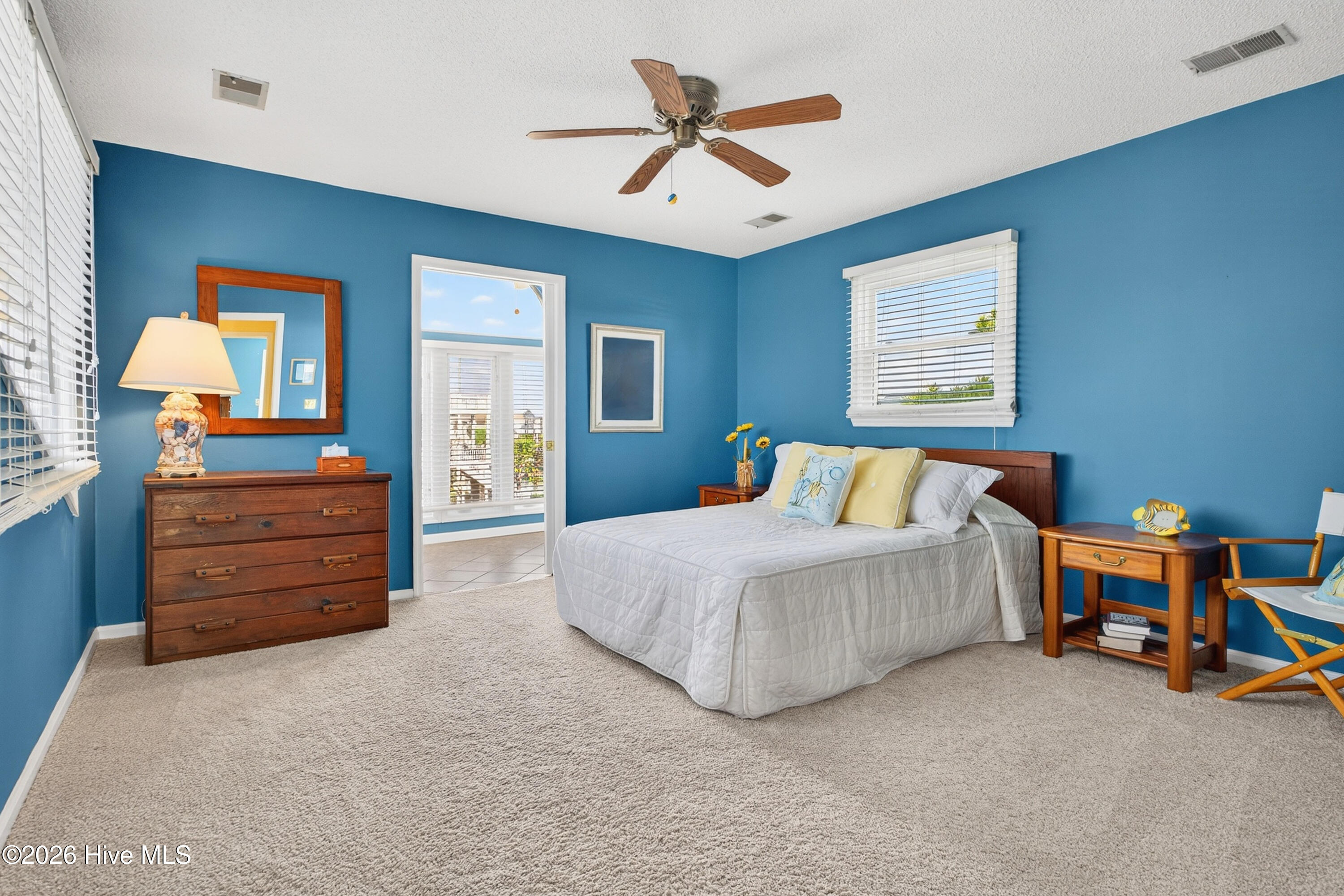 100558876 | Photo 29