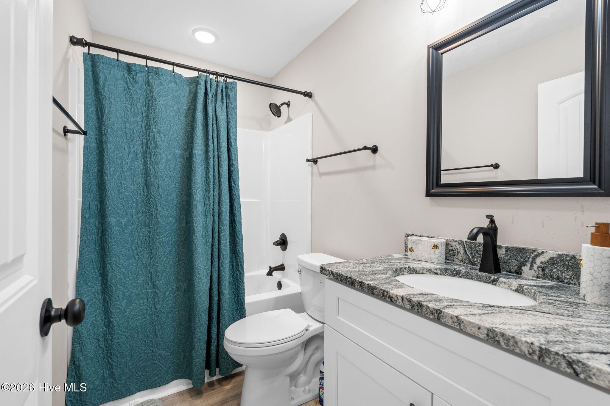 100565582 | Photo 22