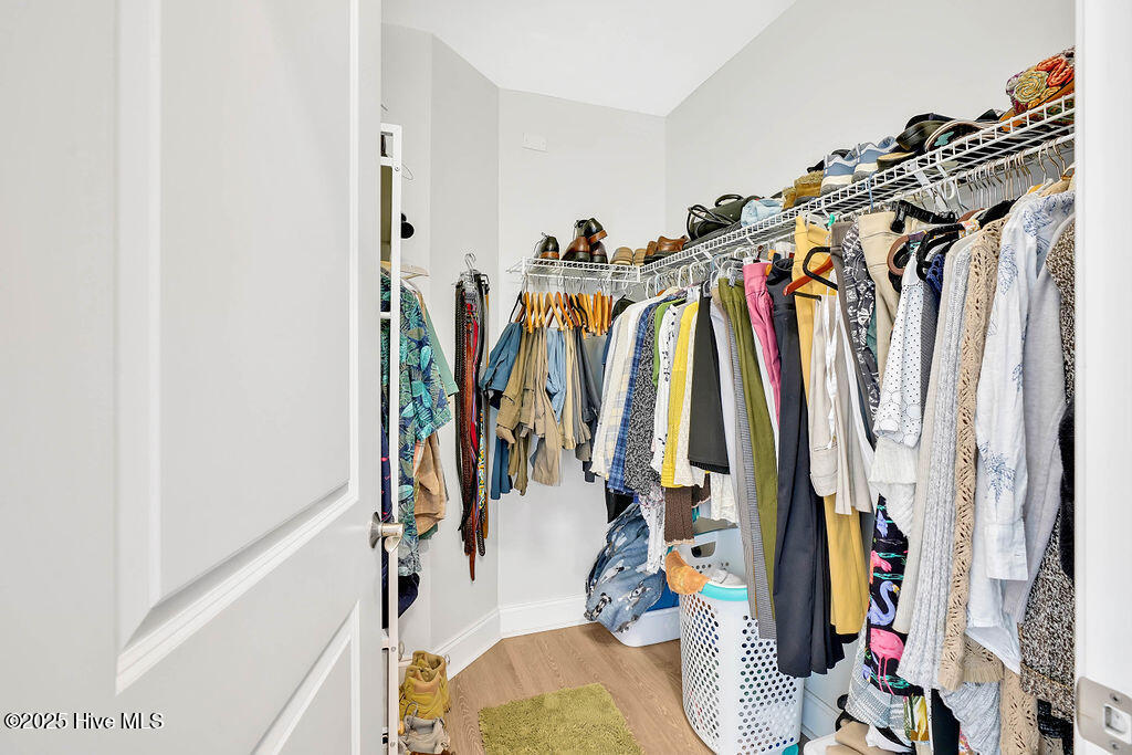 100497917 | Photo 19