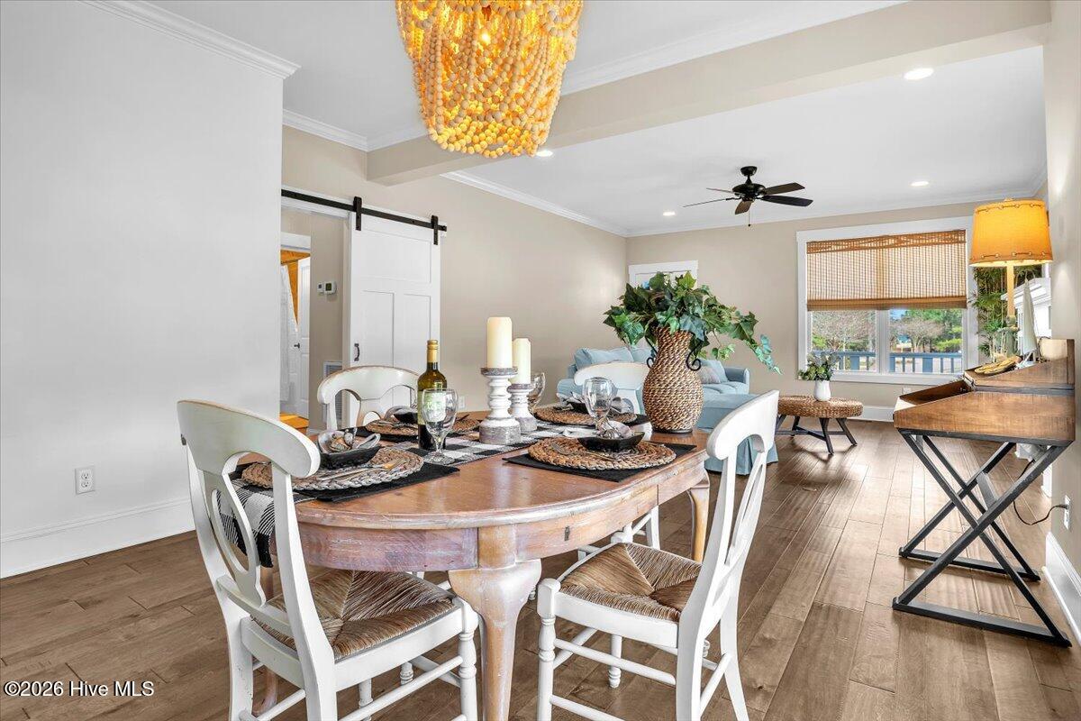 100558839 | Photo 22