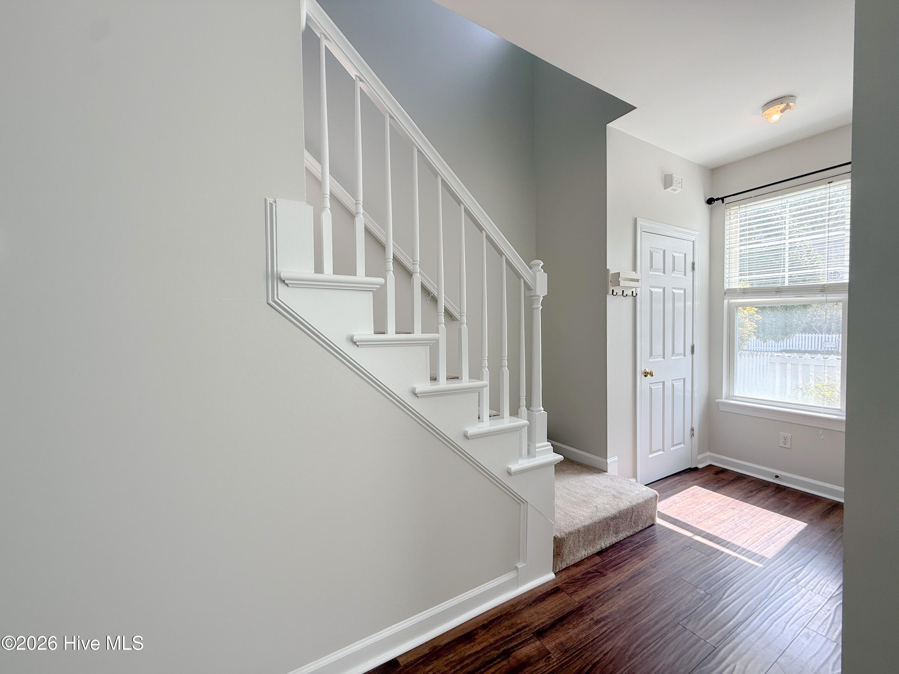 100565370 | Photo 27