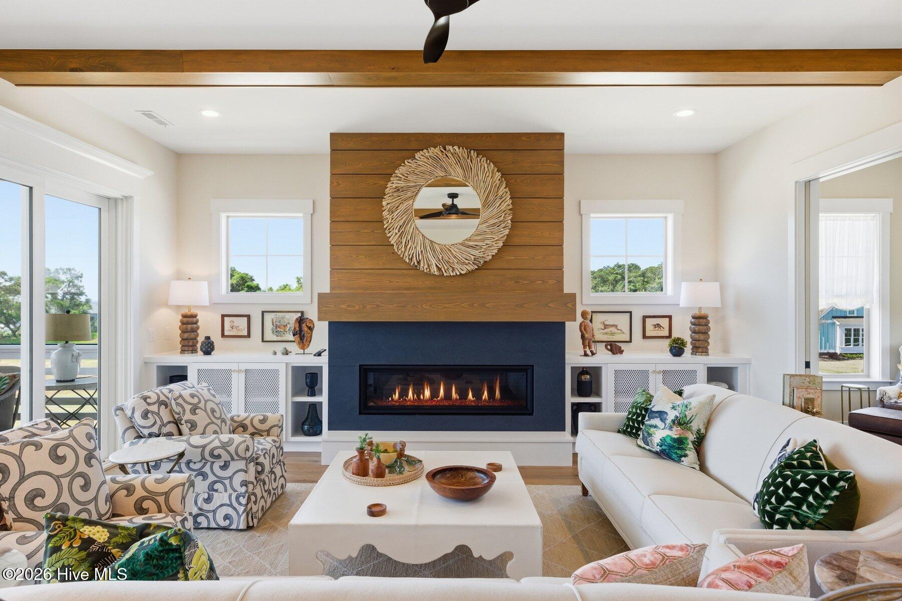 100490520 | Photo 10