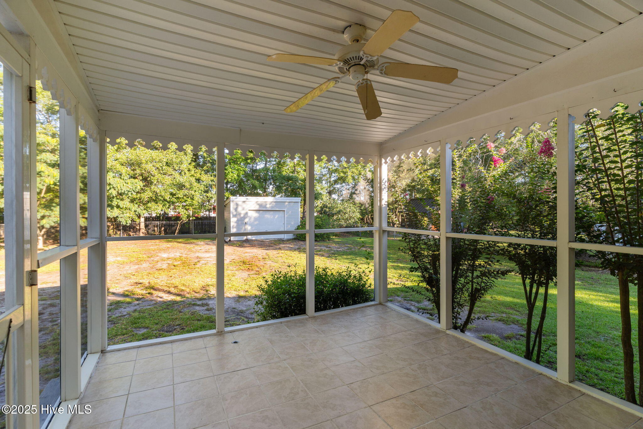 100527660 | Photo 34