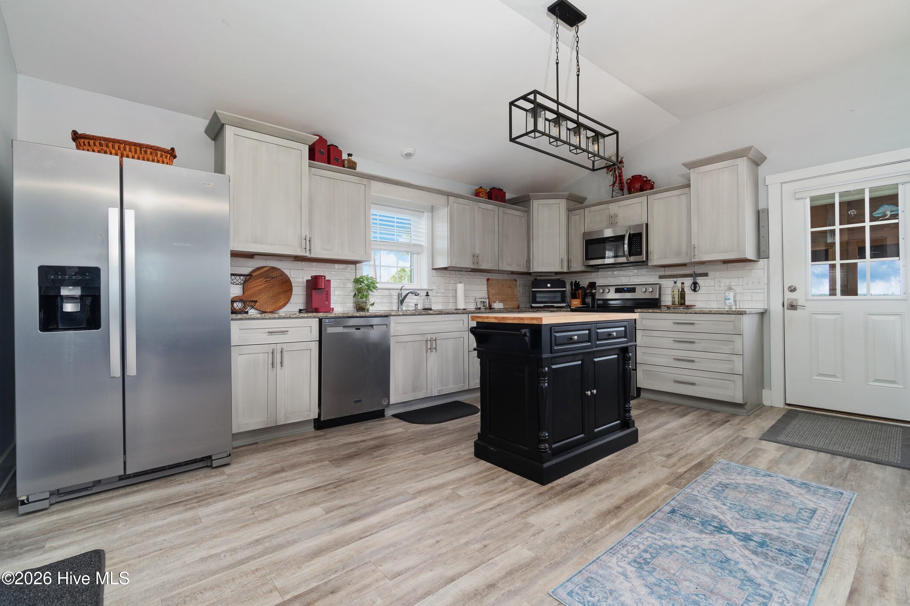 678 Weaver Camp Road,Merritt